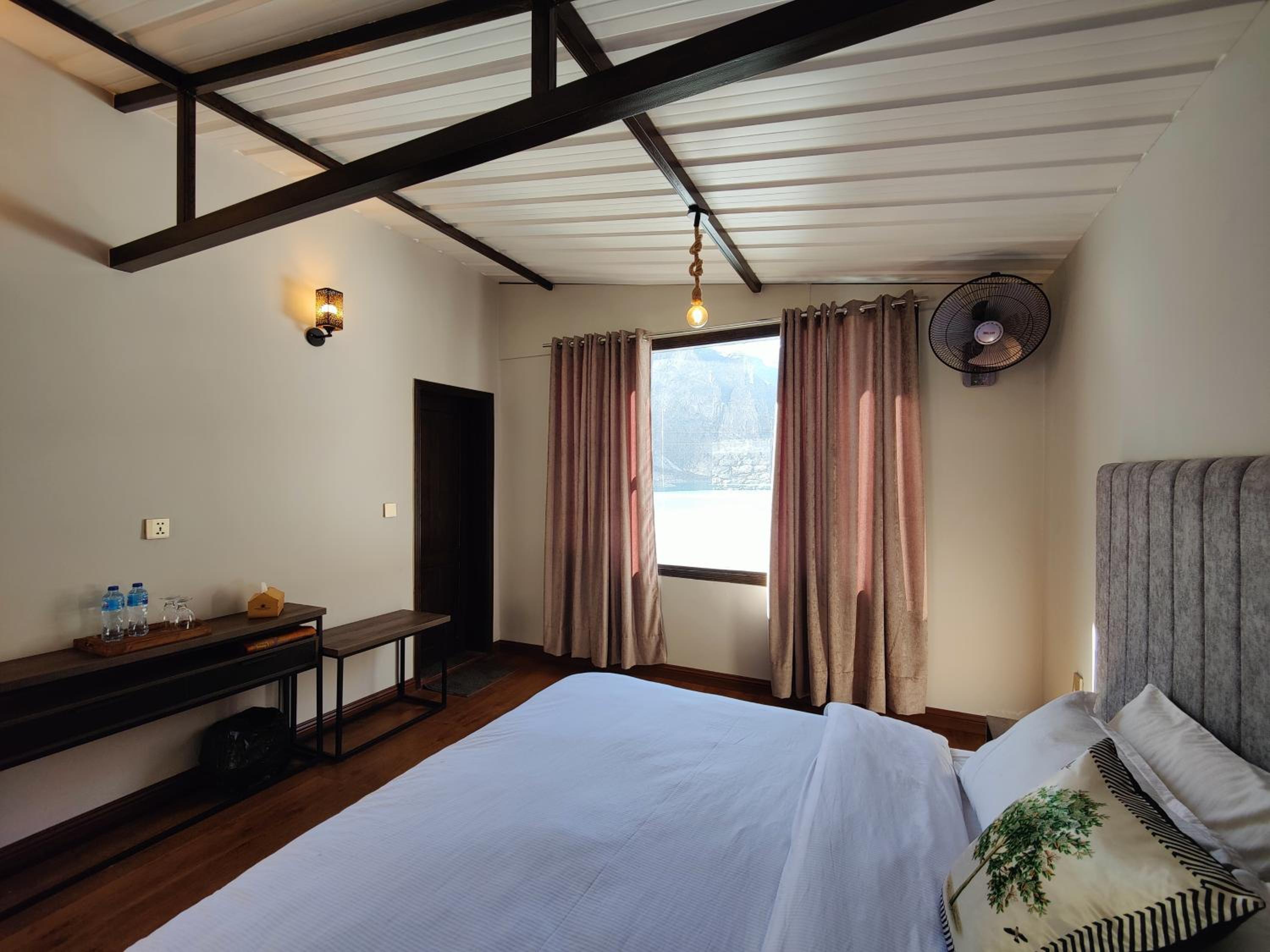 Deluxe Double Room with Side Sea View photo 1