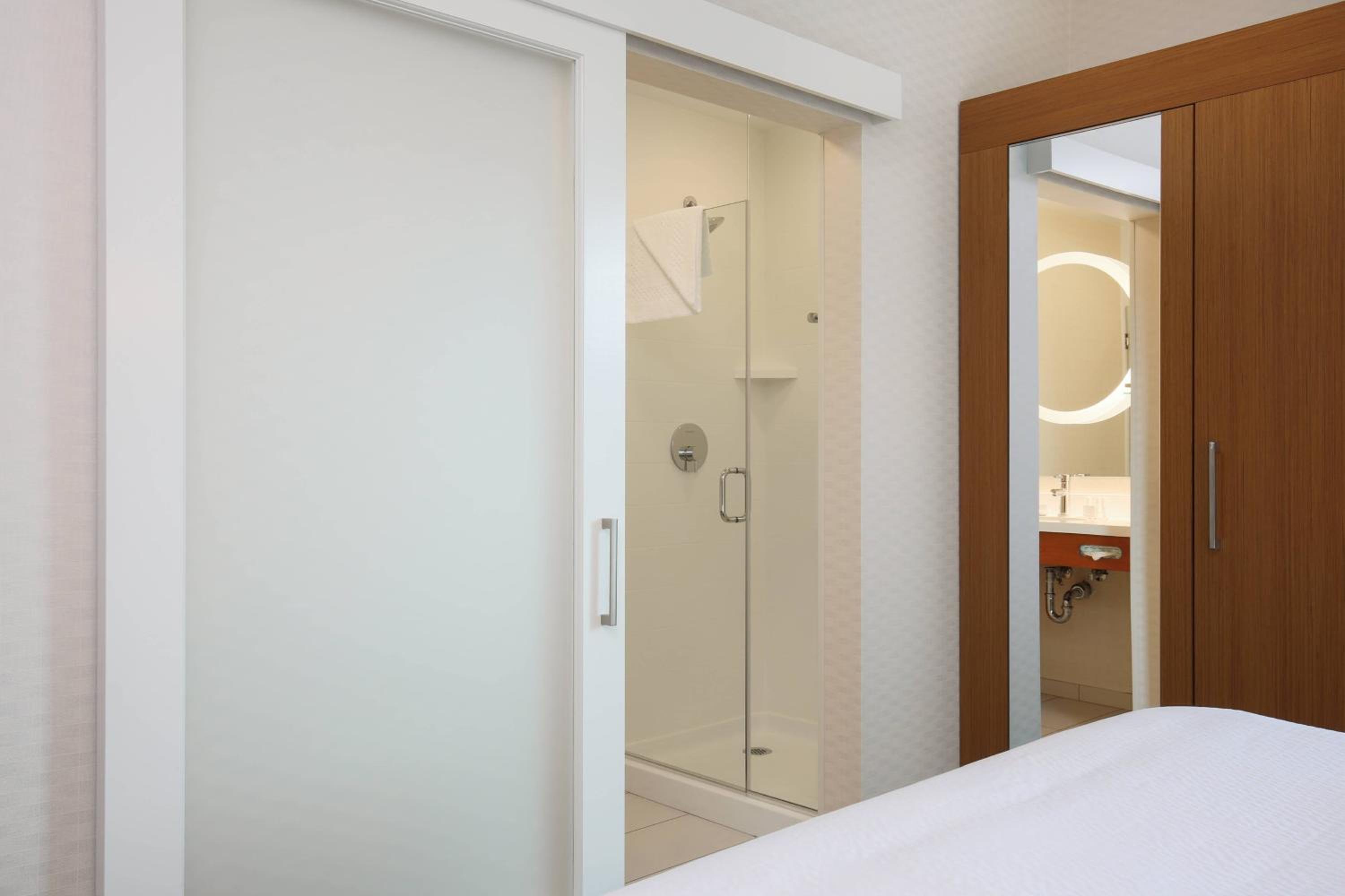 King Suite with Sofa Bed photo 3