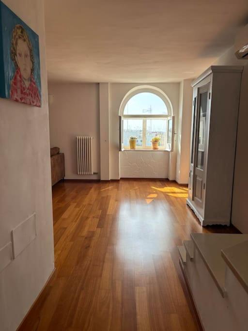 Three-Bedroom Apartment photo 2