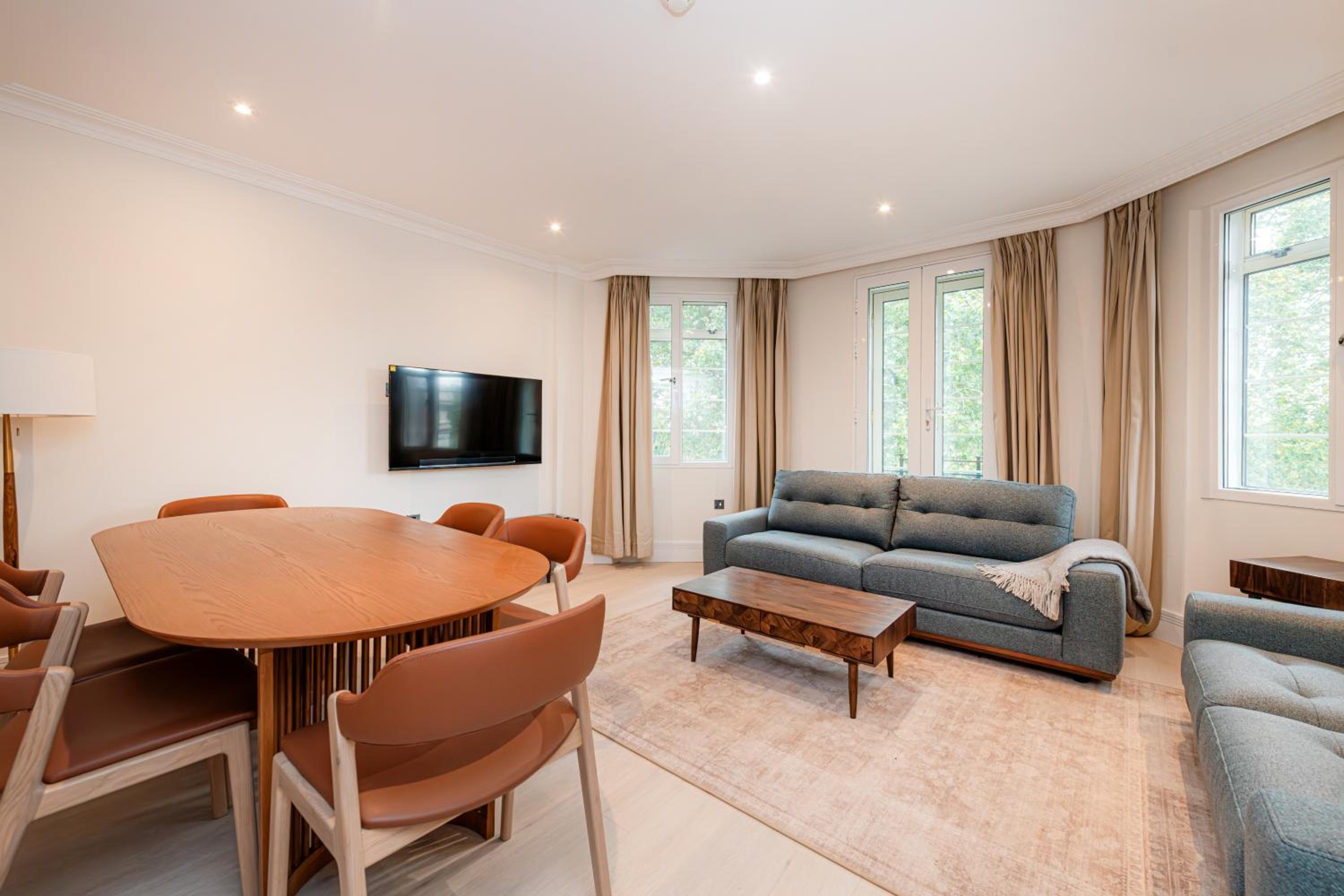 Three Bedroom Executive Apartment photo 2