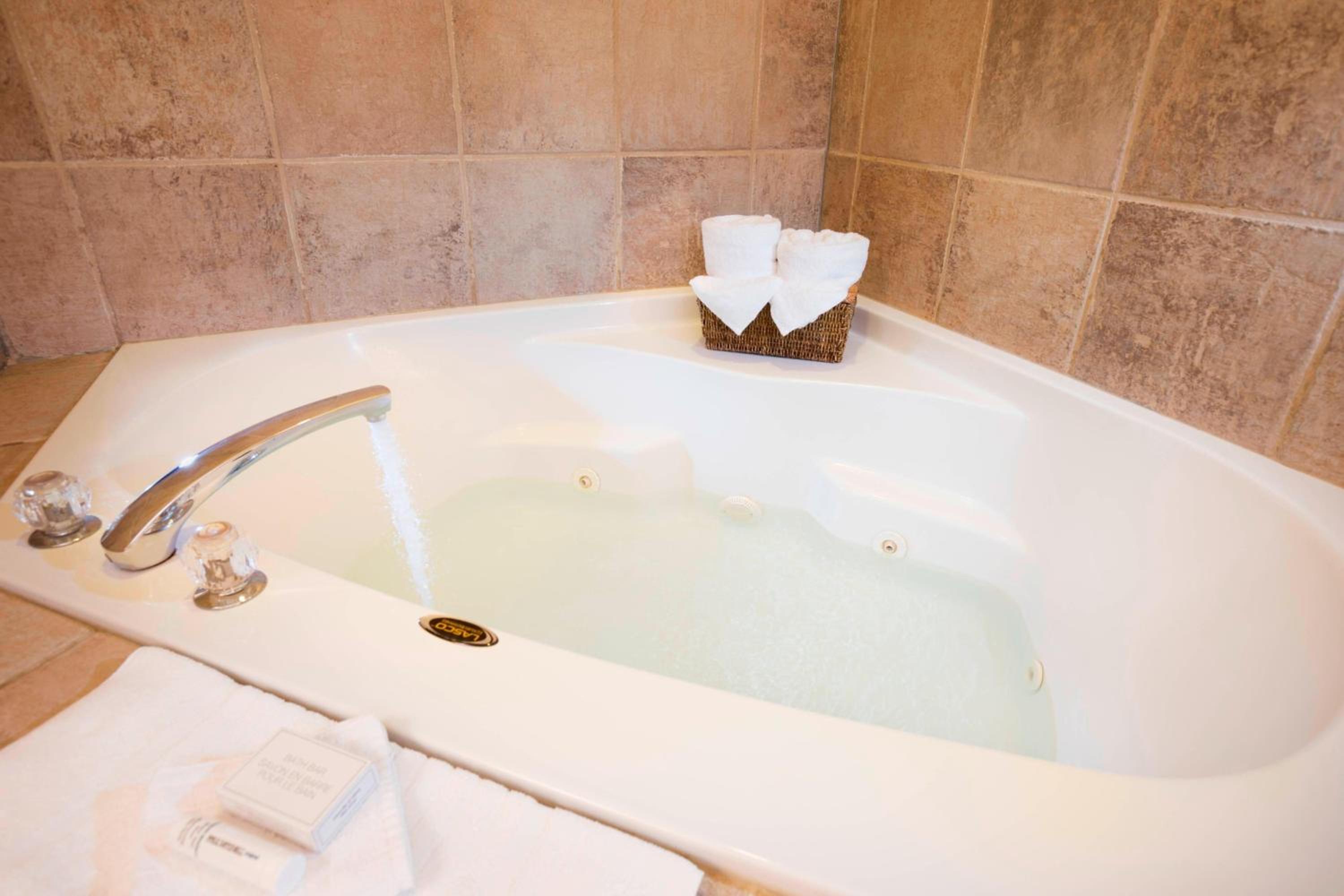 King Room with Whirlpool photo 2