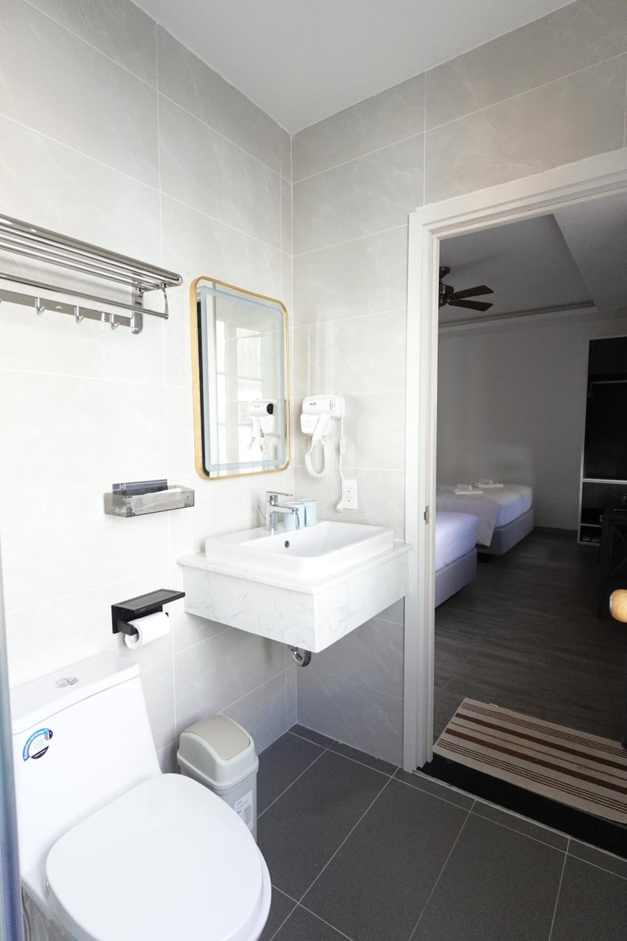 Twin Room with Balcony photo 2