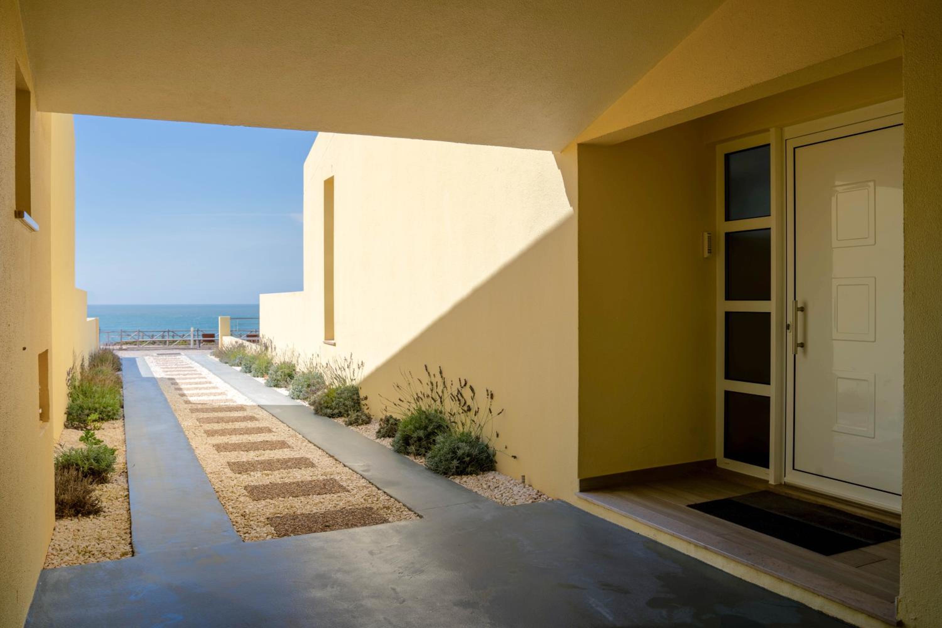 Villa - Beach Front - Photo 7