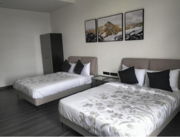 Two-Bedroom Deluxe Apartment with Balcony