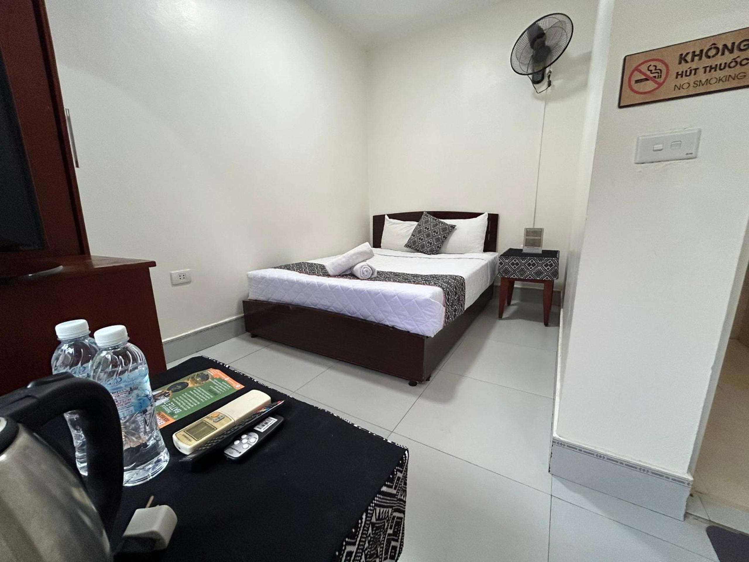 Double Room - Photo 7