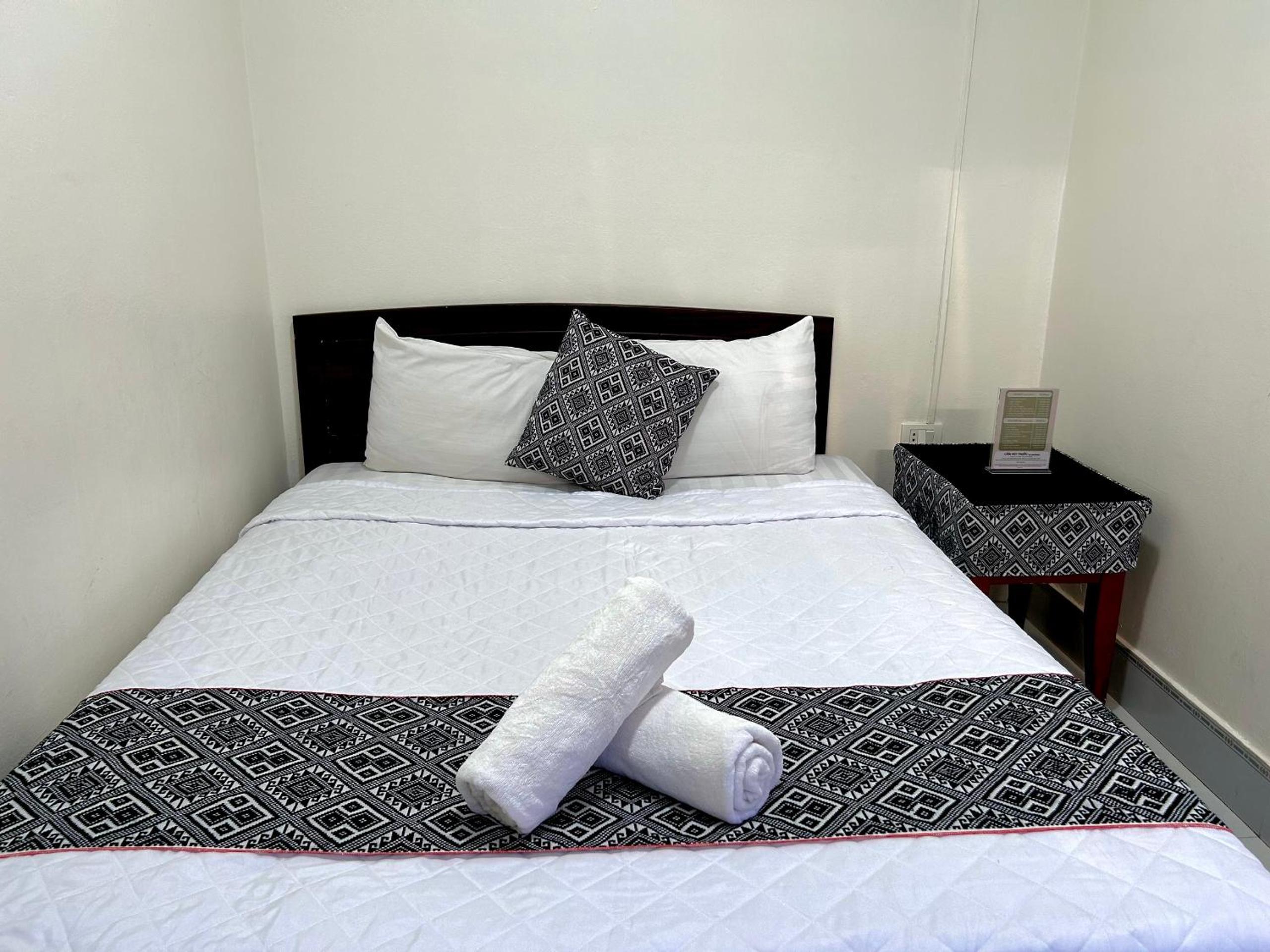 Double Room - Photo 6