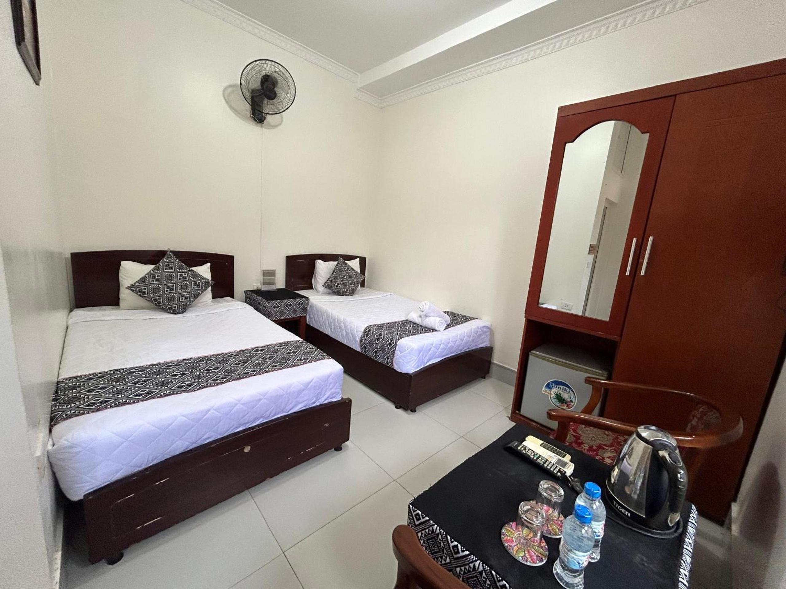 Standard Twin Room - Photo 4