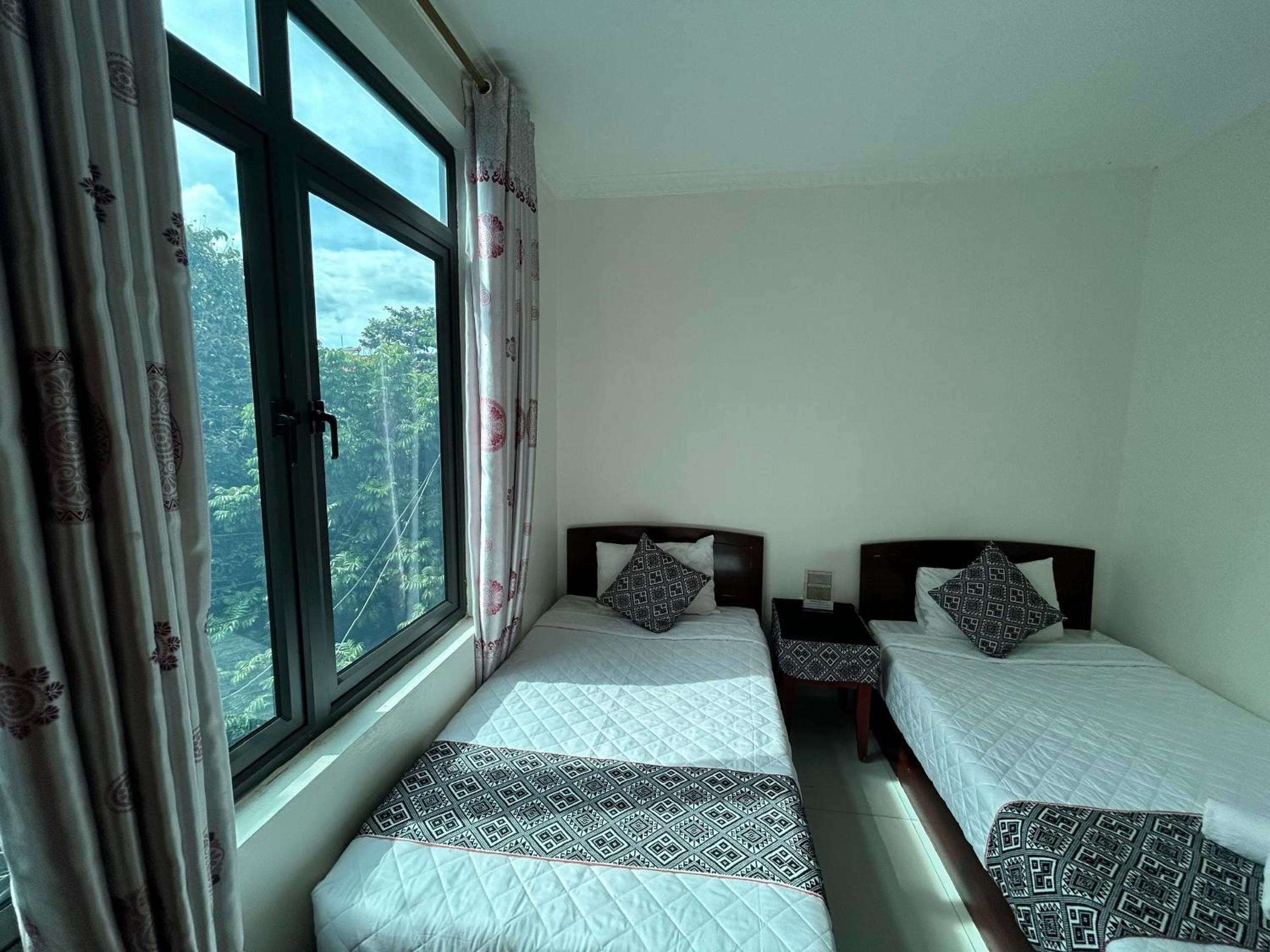Standard Twin Room - Photo 3