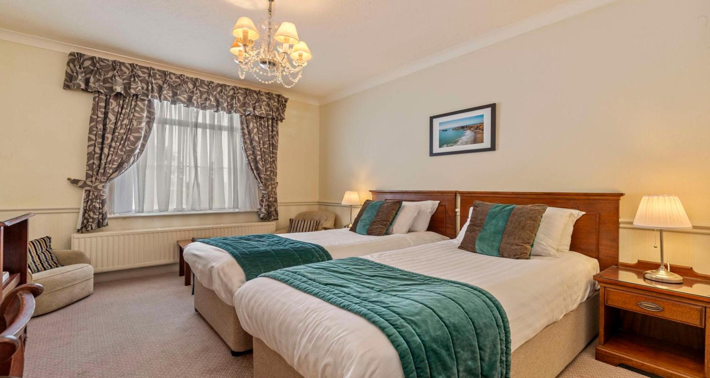 Standard Twin Room - Non-Smoking
