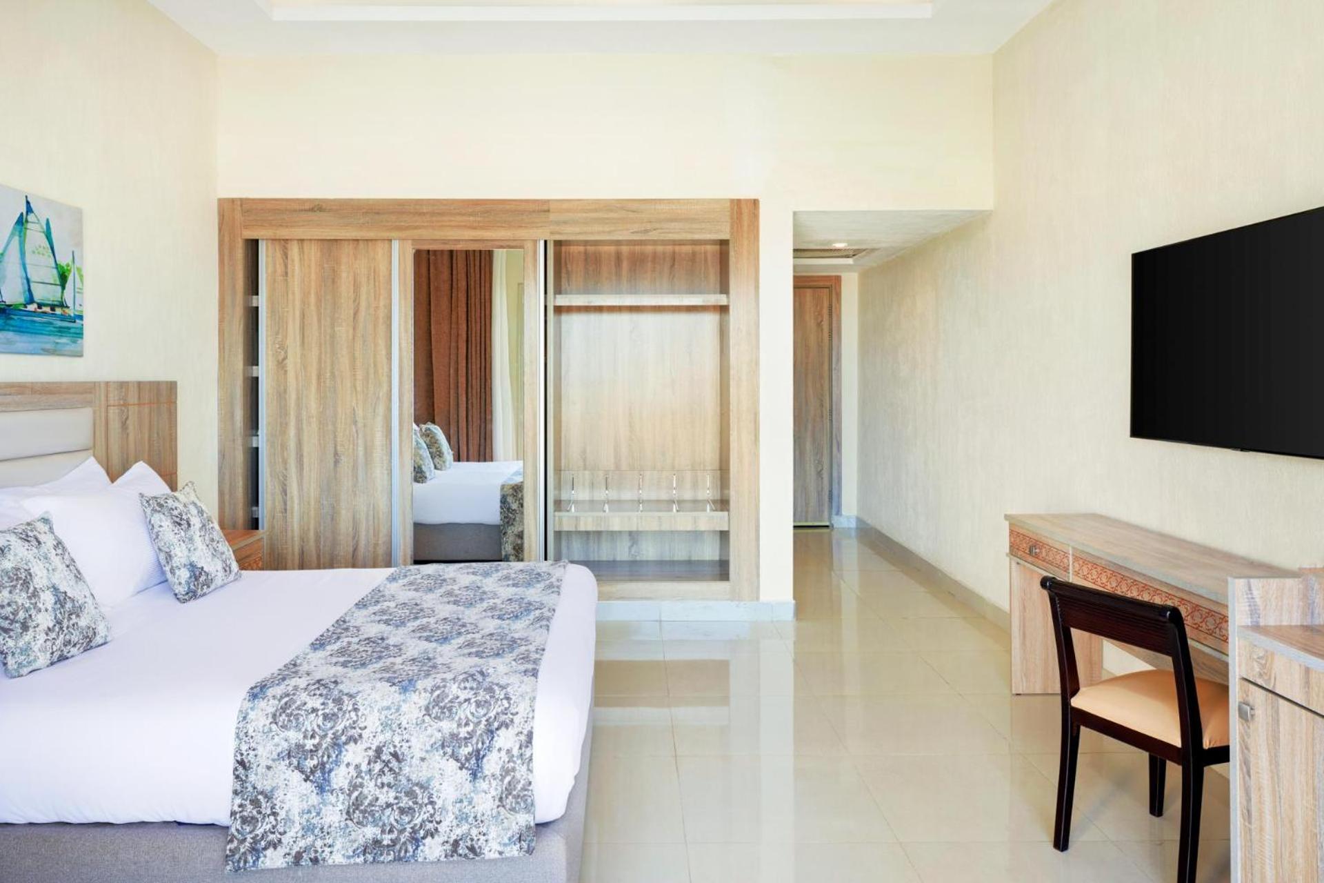 Deluxe Beachfront Room