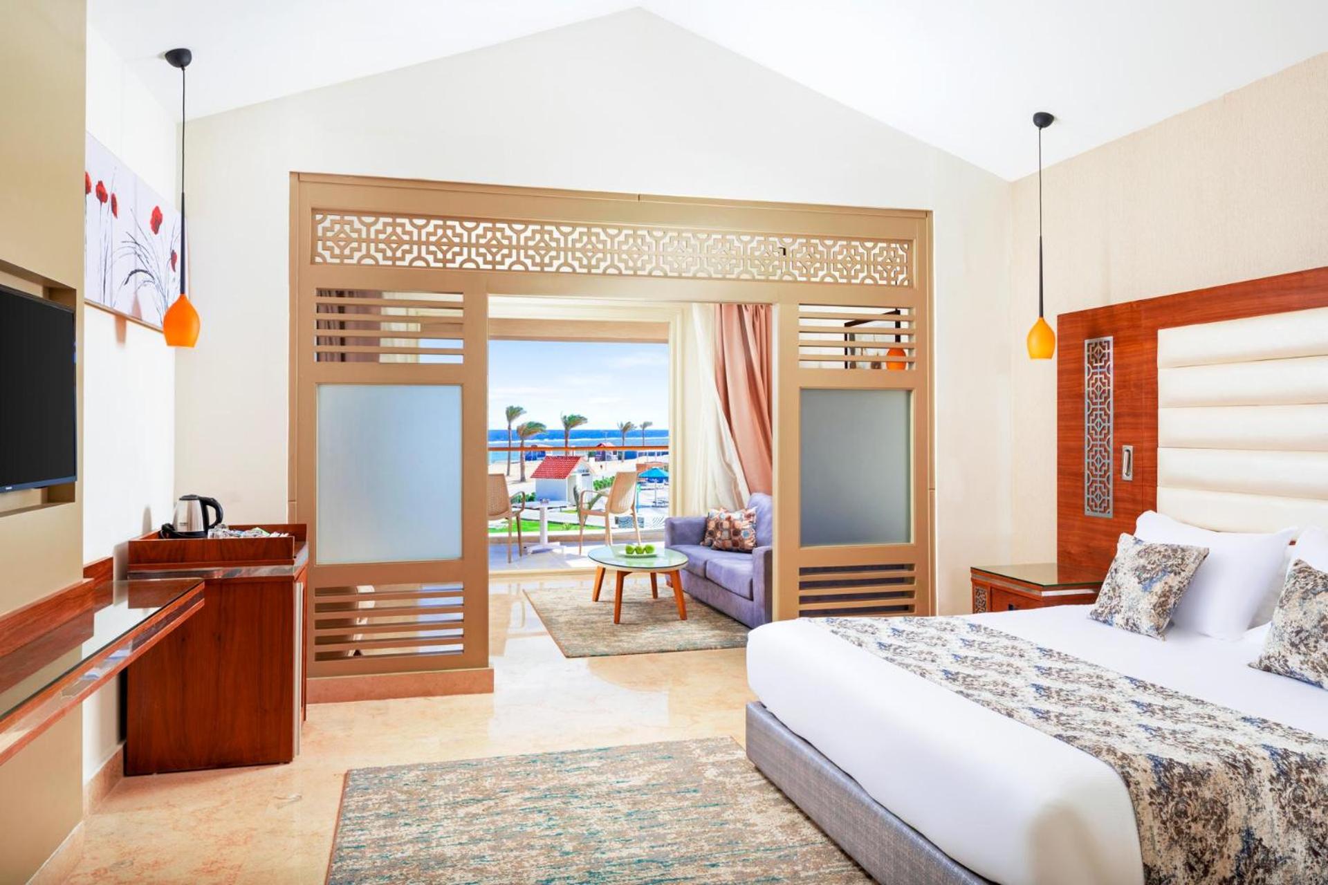Junior Suite with Beachfront View