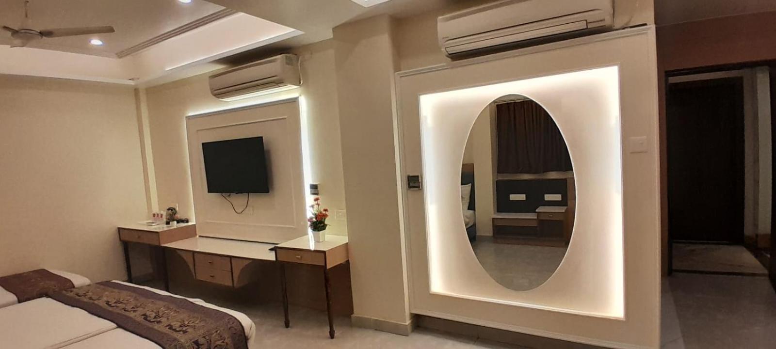 Family Room - Photo 1