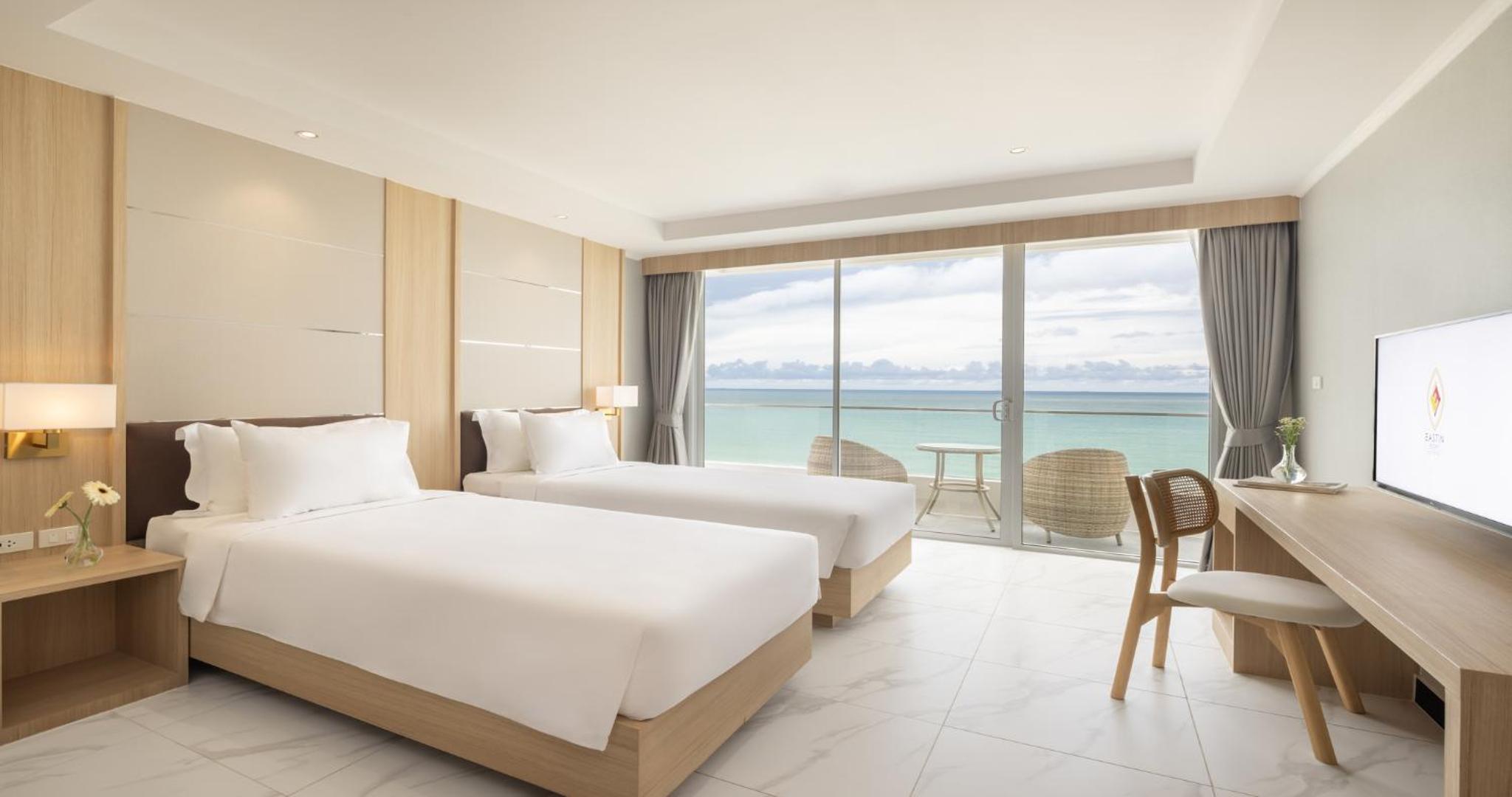 Ocean's Edge Luxury Suite - Photo 10