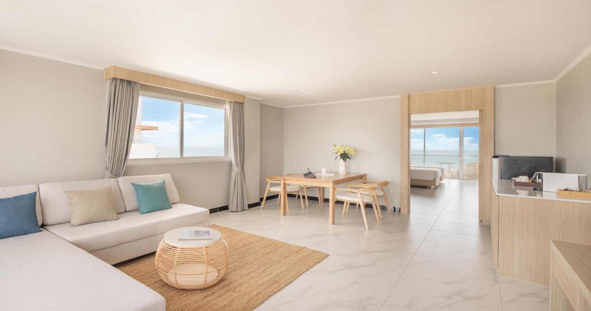 Ocean's Edge Luxury Suite - Photo 7