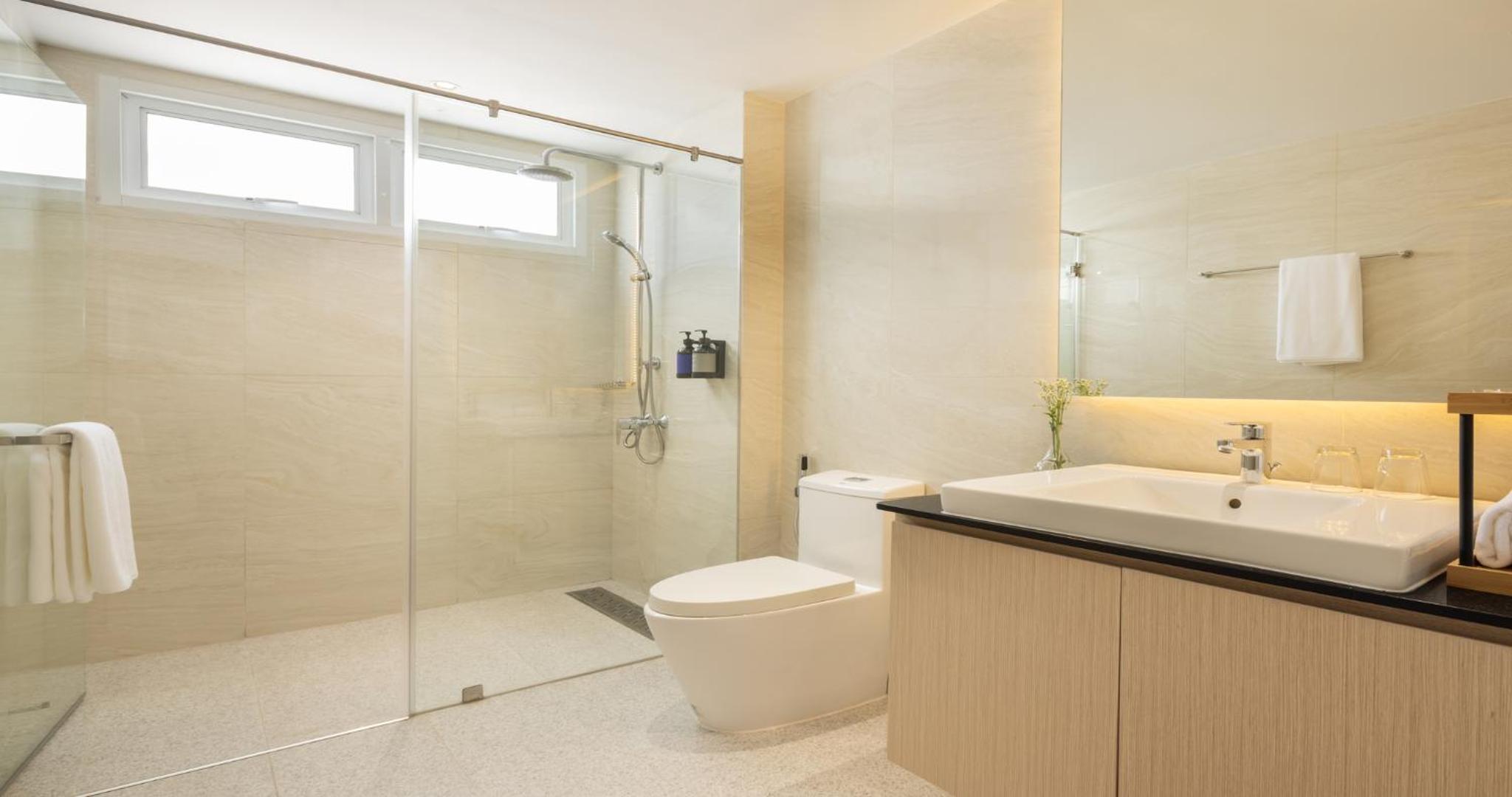 Ocean's Edge Luxury Suite - Photo 3