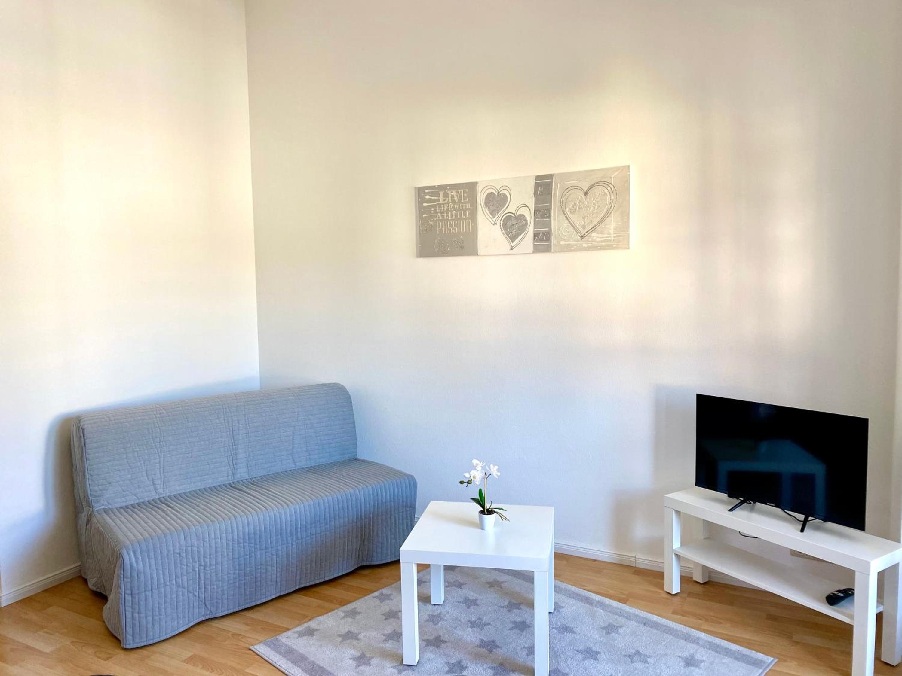 Apartment With Balcony photo 2