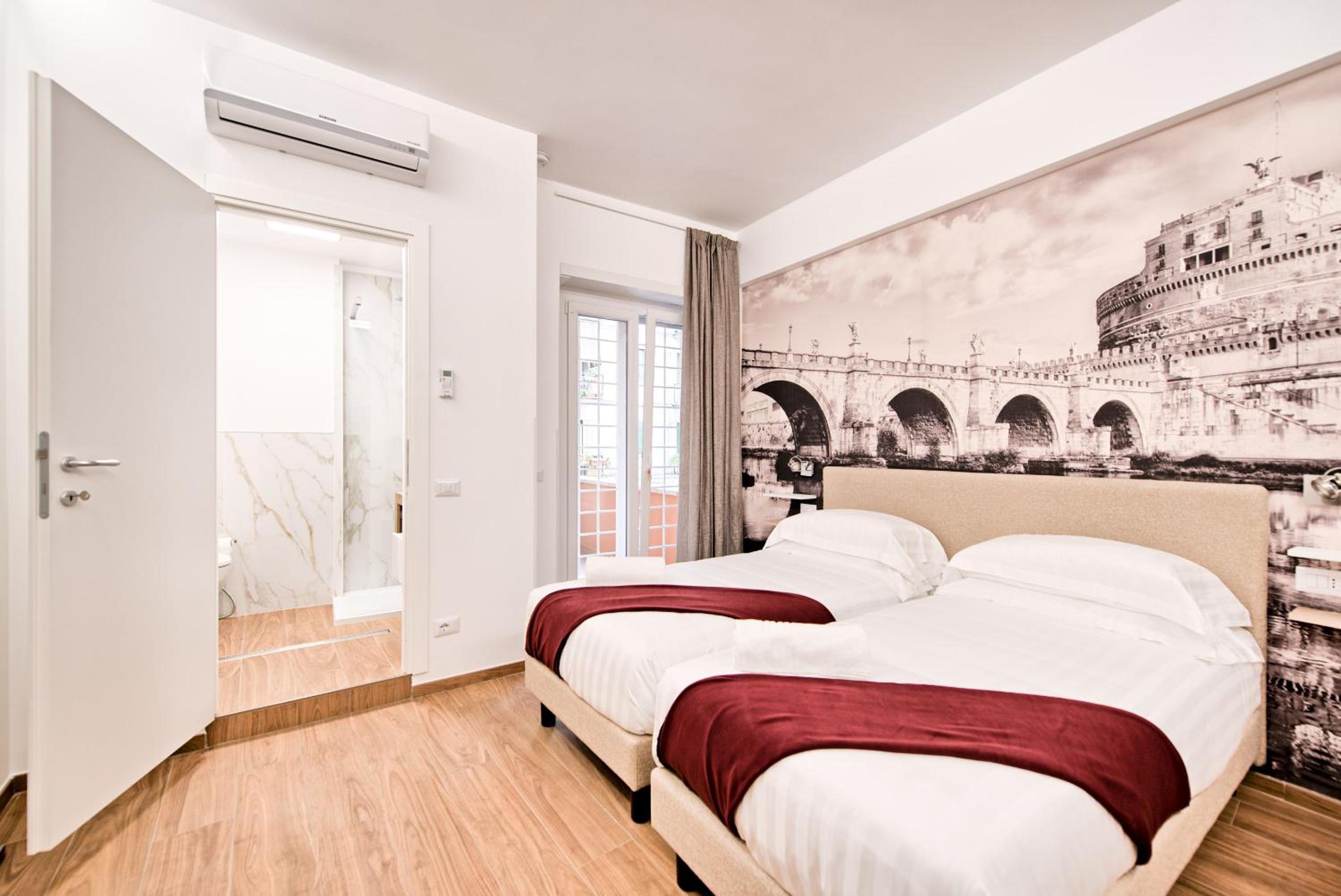 Double or Twin Room with Balcony photo 3