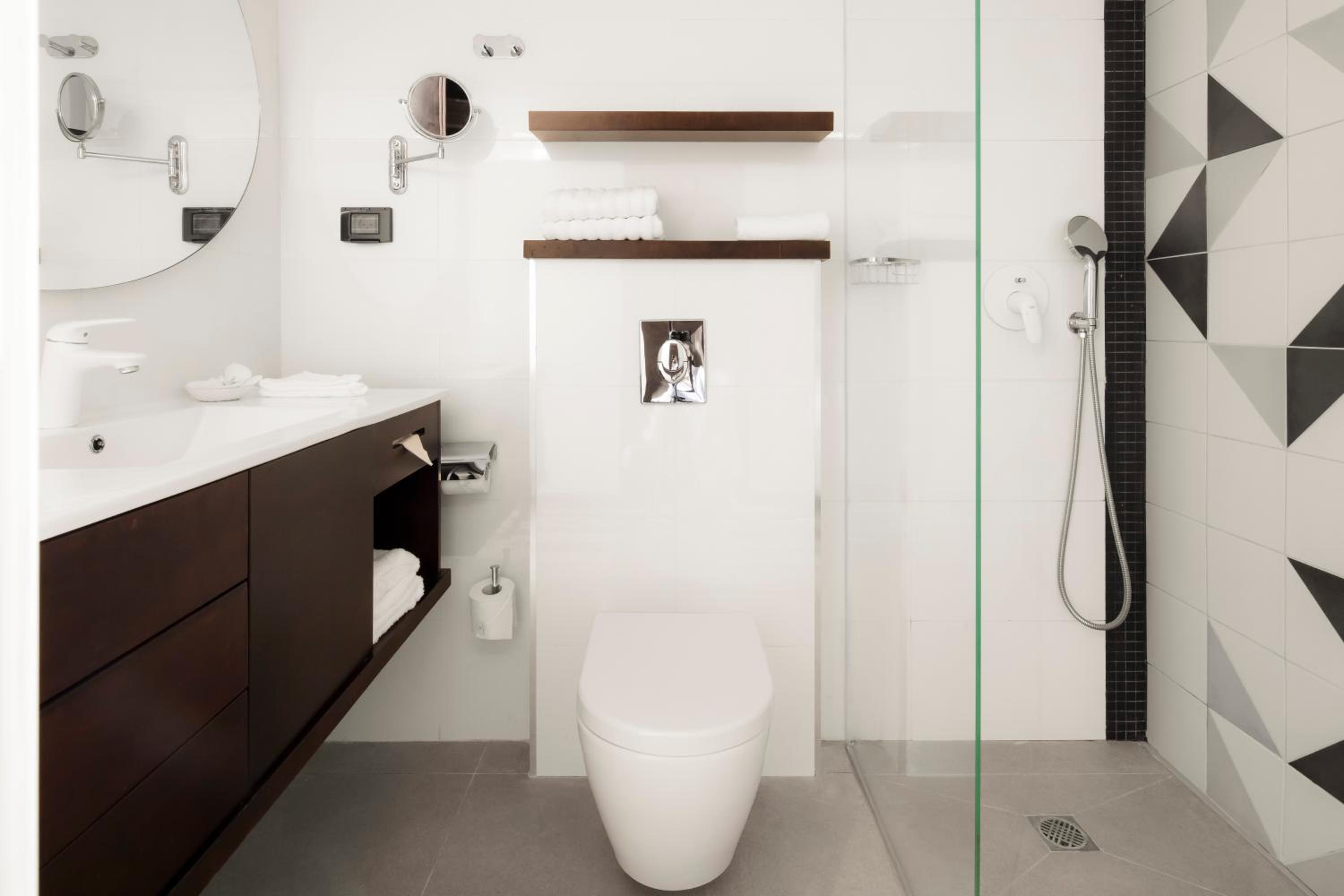 Club lounge access, Executive Guest room, 1 King, Sea view - Photo 2