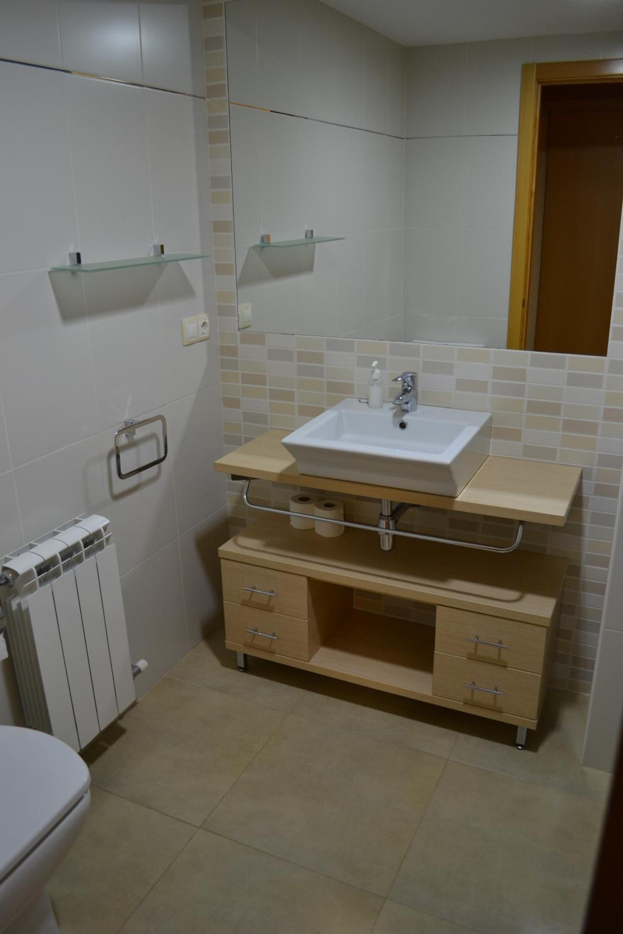 Two-Bedroom Apartment (6 Adults) photo 2
