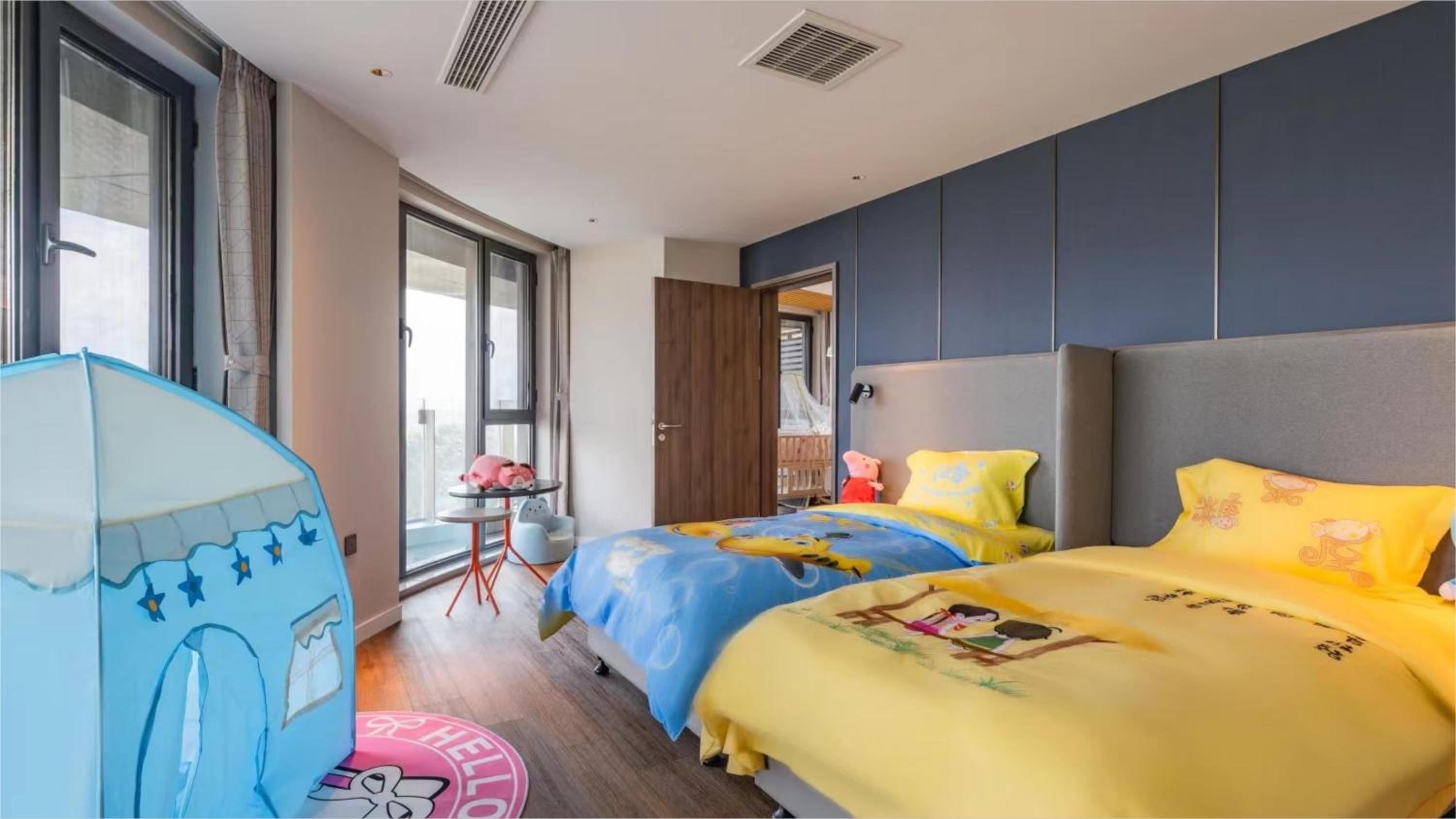 Two-Bedroom Suite - Photo 8
