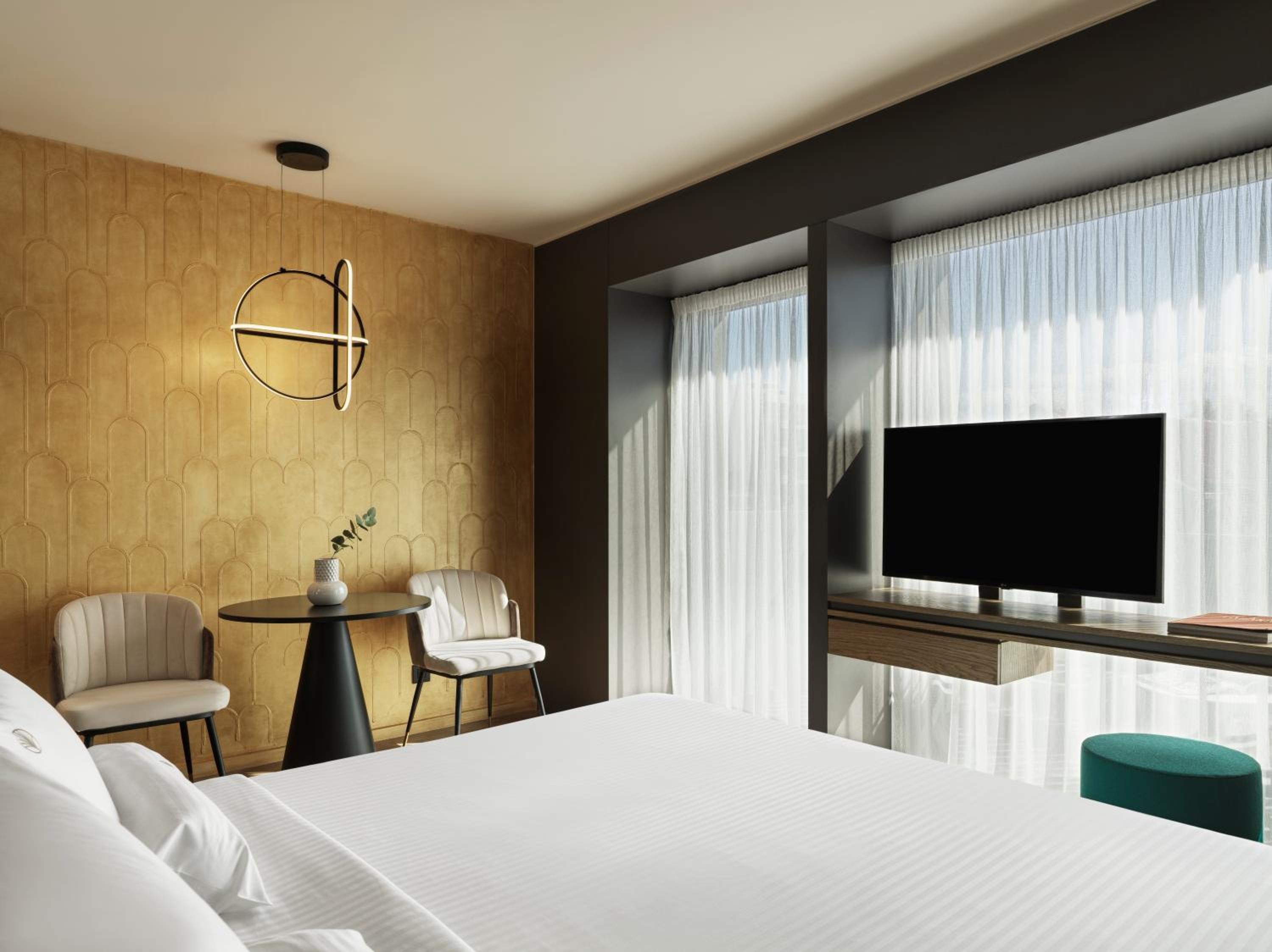Deluxe Room - Photo 3