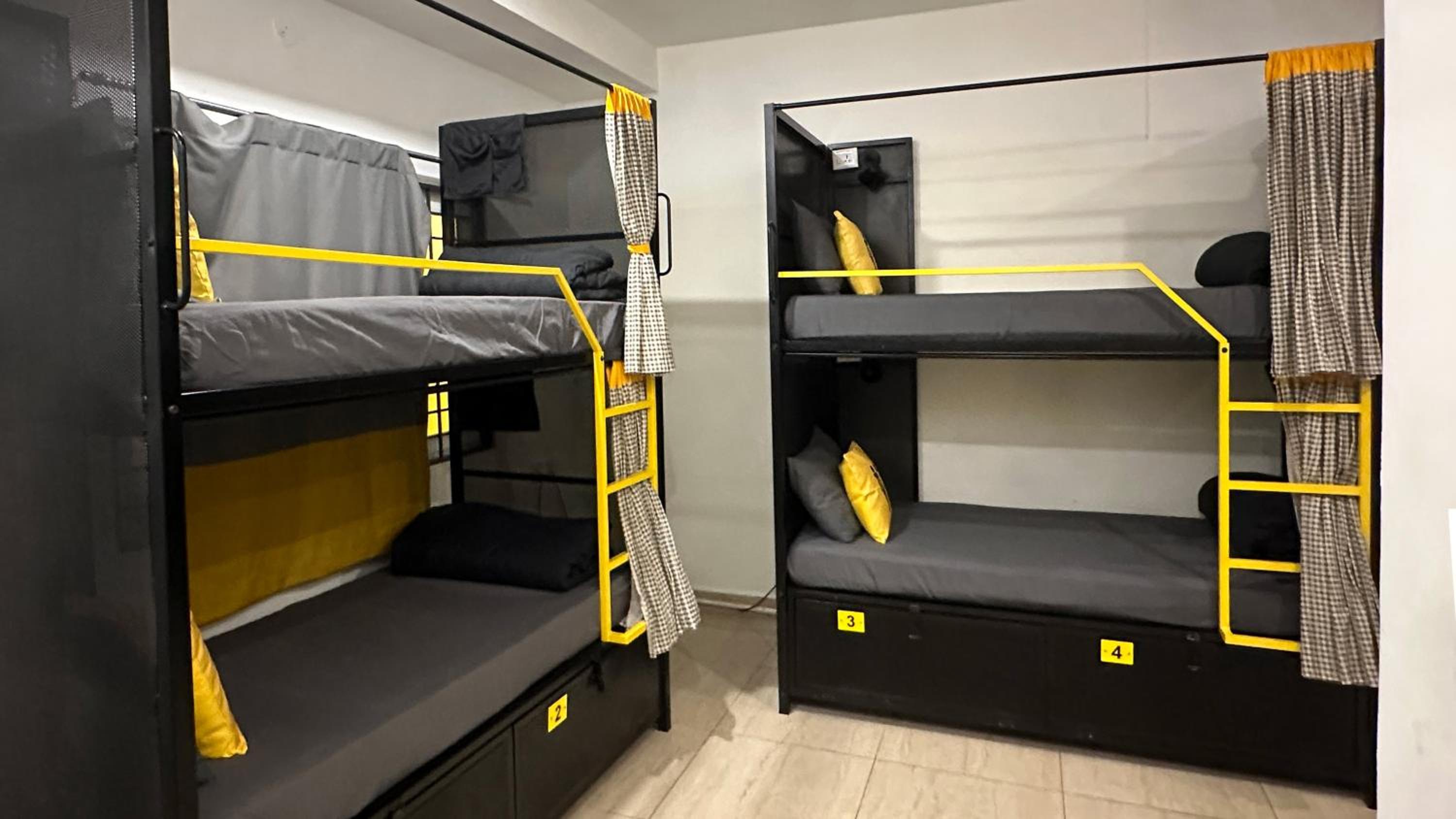 Bed in 6-Bed Female Dormitory Room photo 3