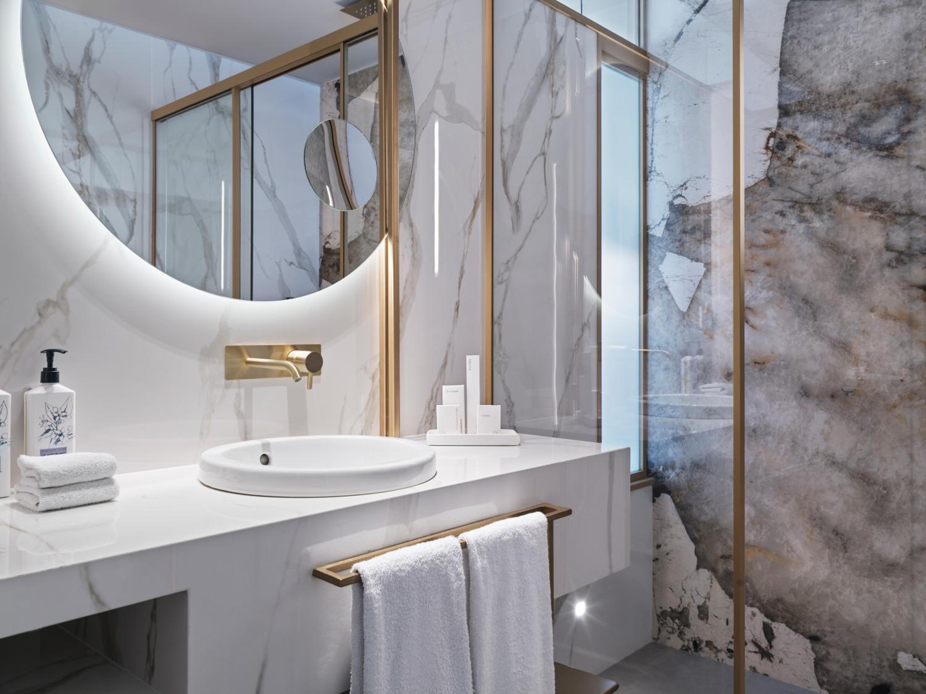 Premium Room - Photo 8
