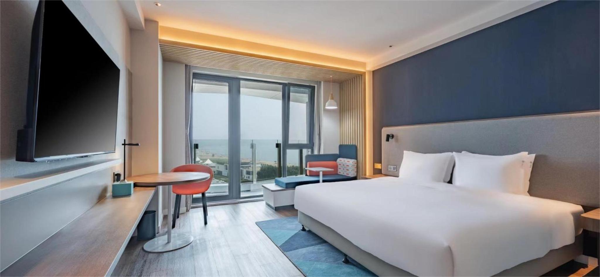 Large King Room with Sea View - Photo 8