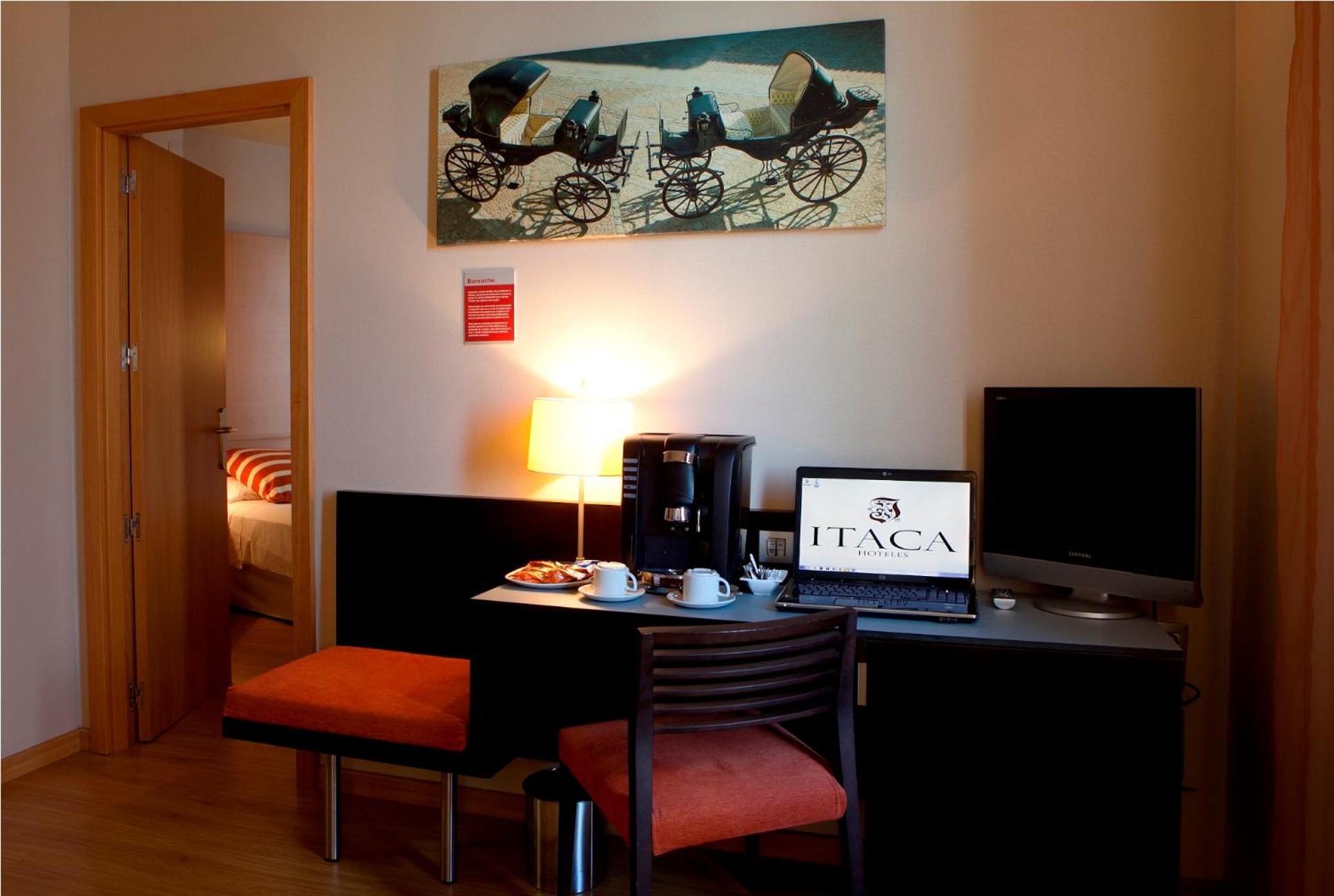 Double or Twin Room - Photo 4