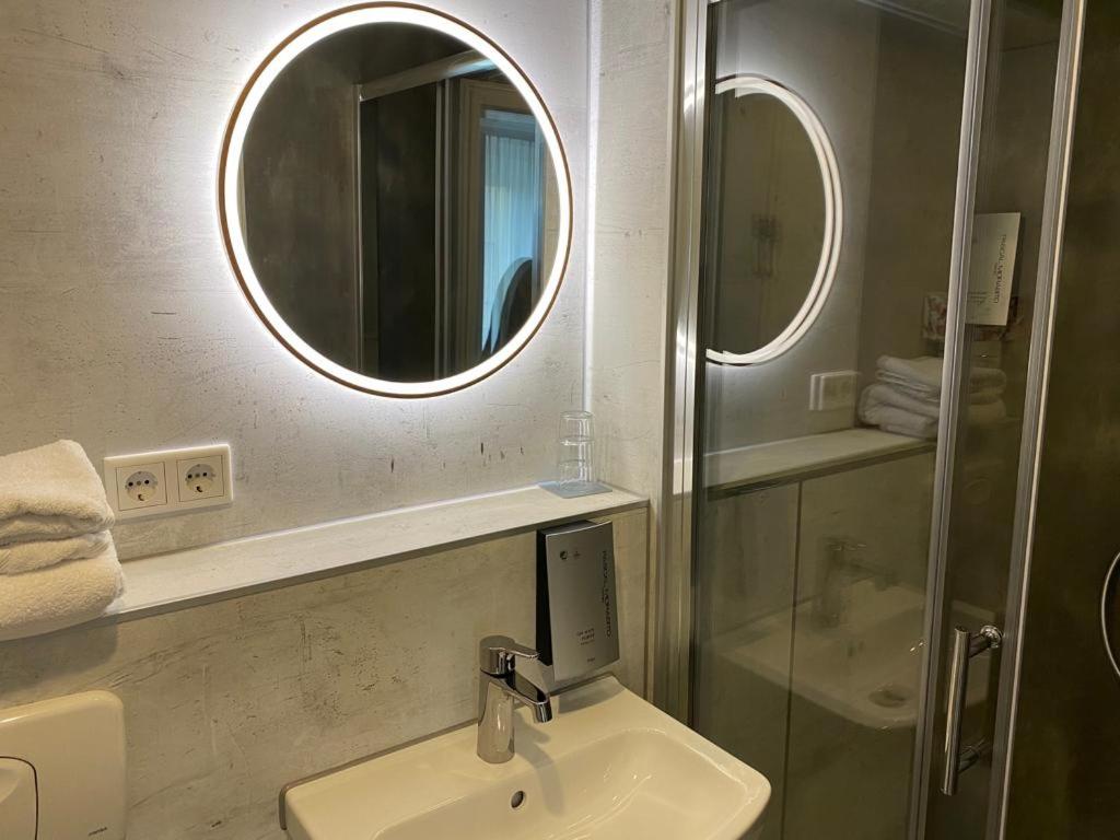 Double Room - Photo 10