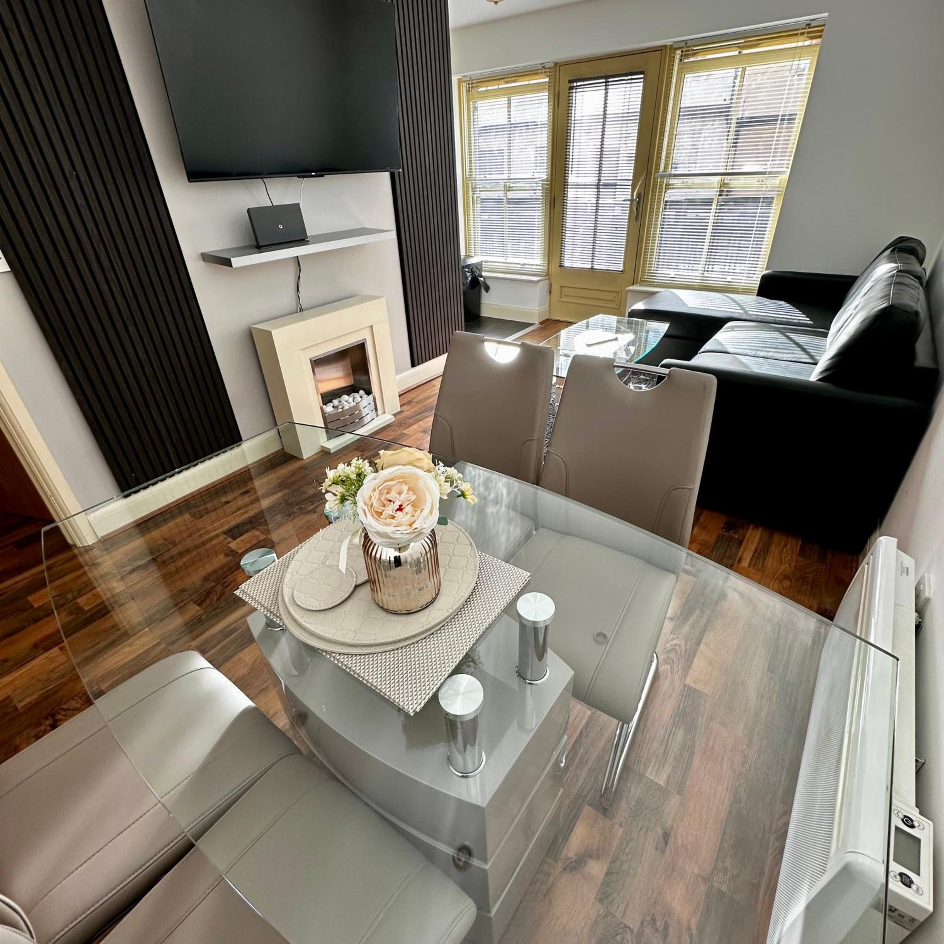 Two-Bedroom Apartment - Photo 23
