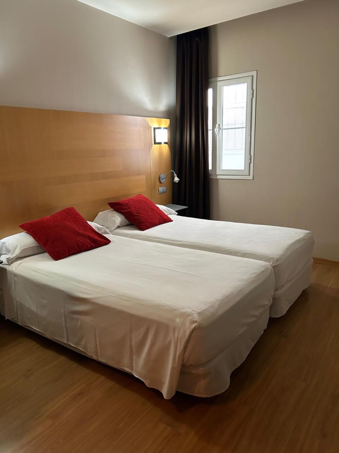 Double or Twin Room - Photo 1