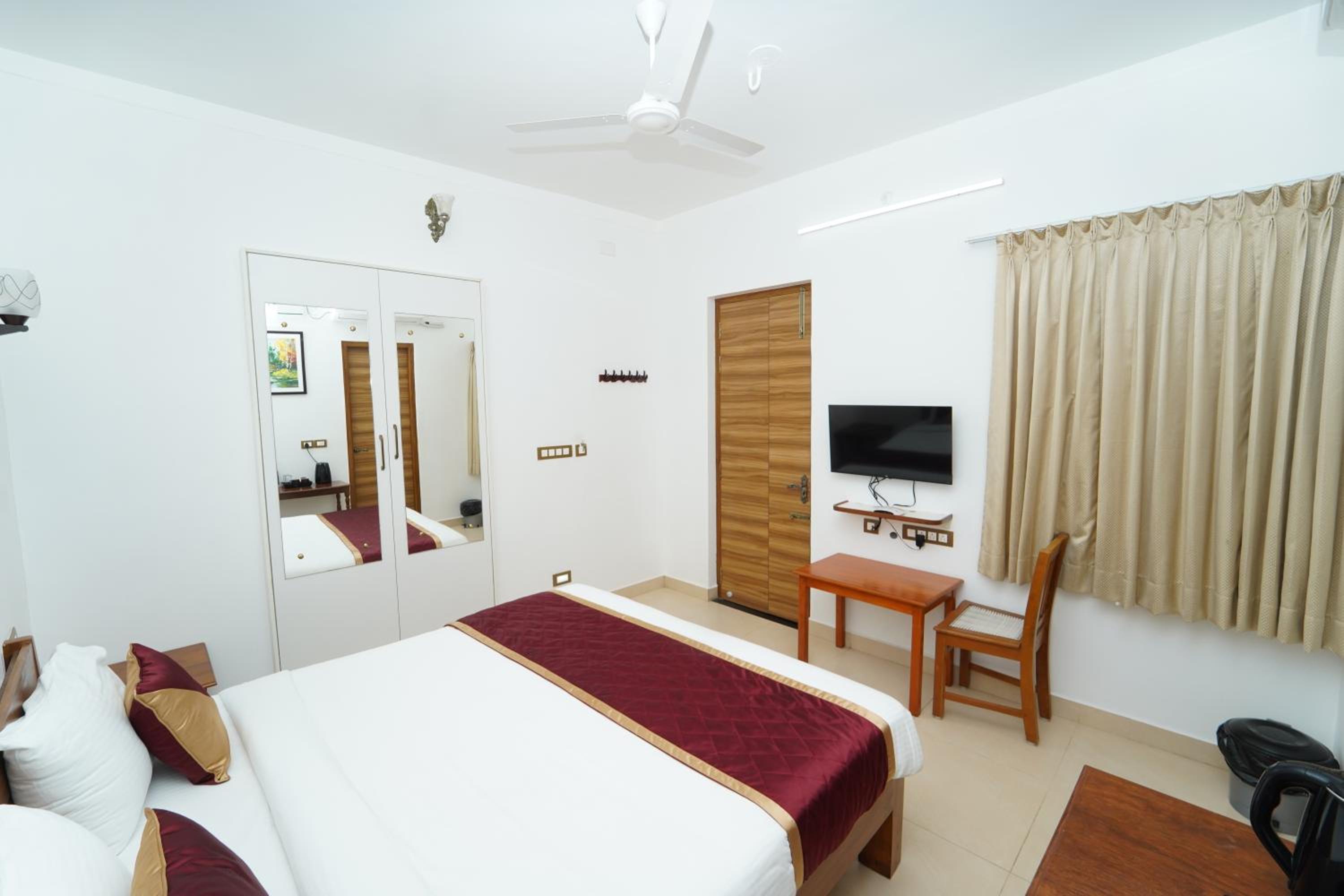 Double Room - Photo 4