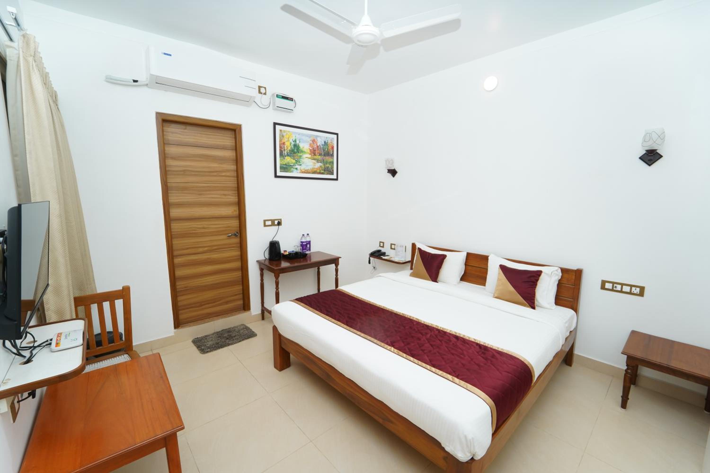 Double Room - Photo 2