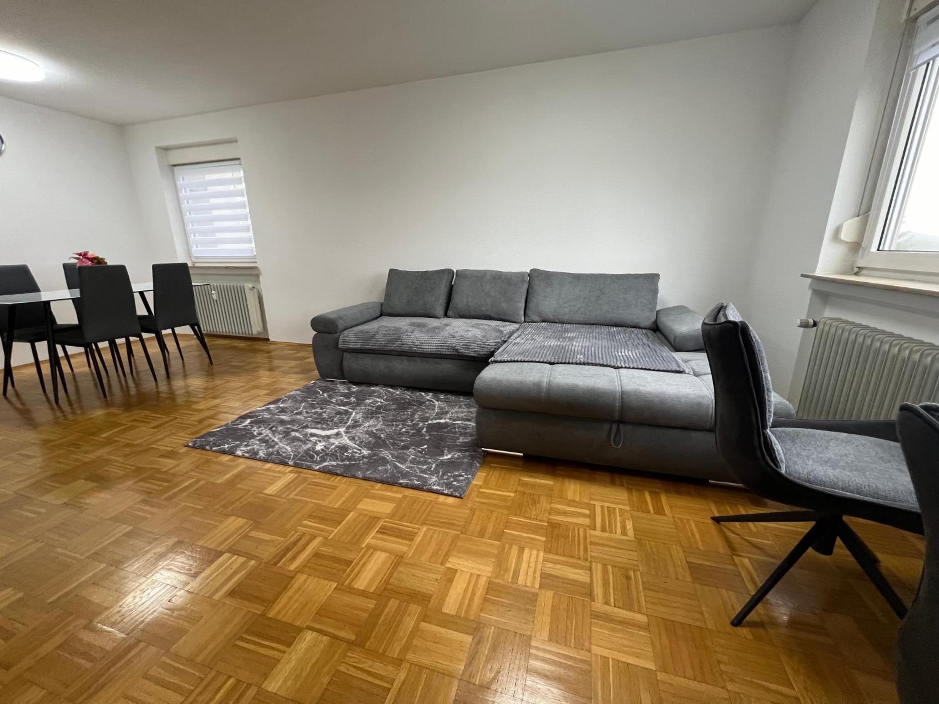 One-Bedroom Apartment photo 1