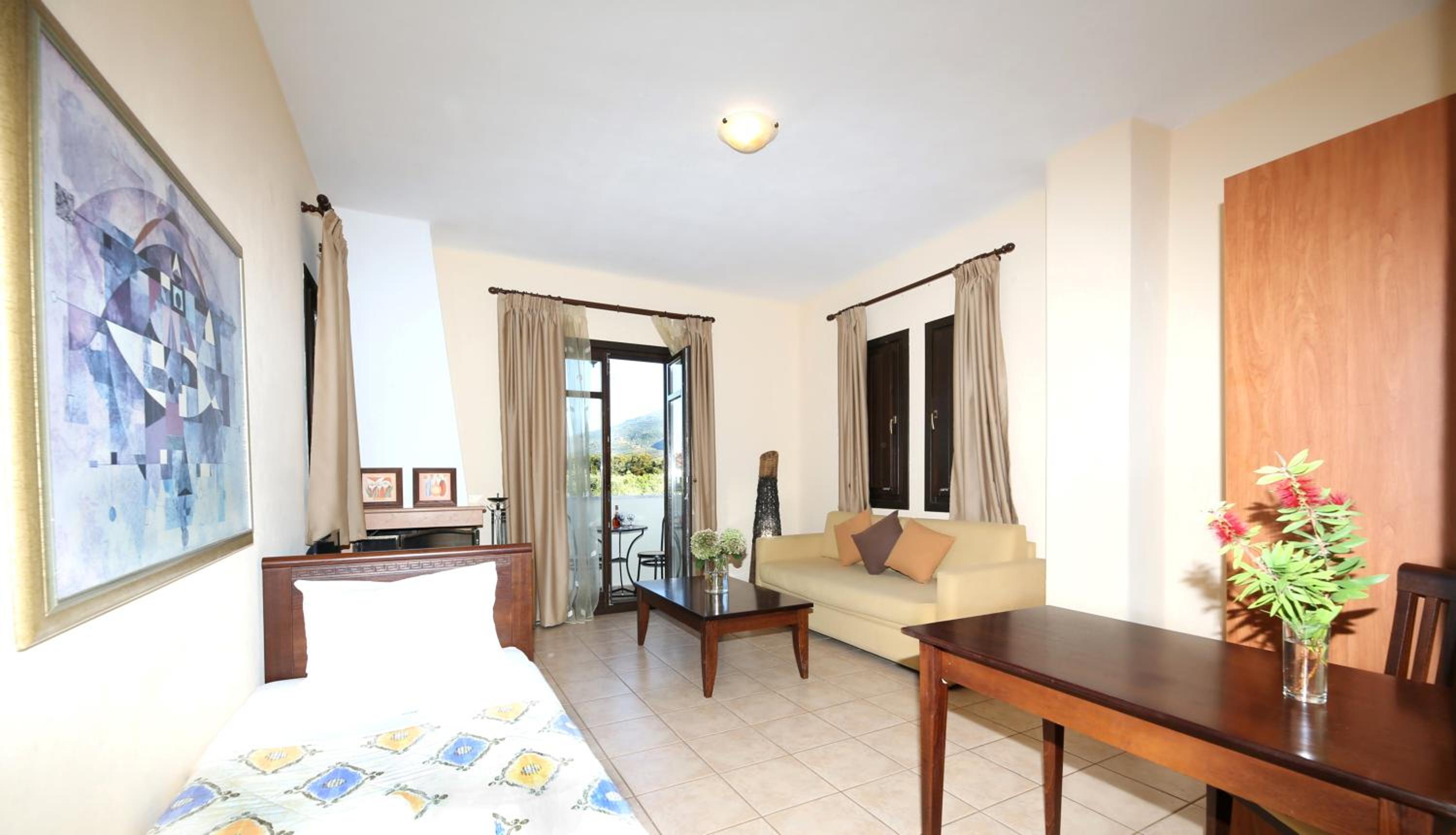 Apartment with Mountain and Pool View - 10 photo 1