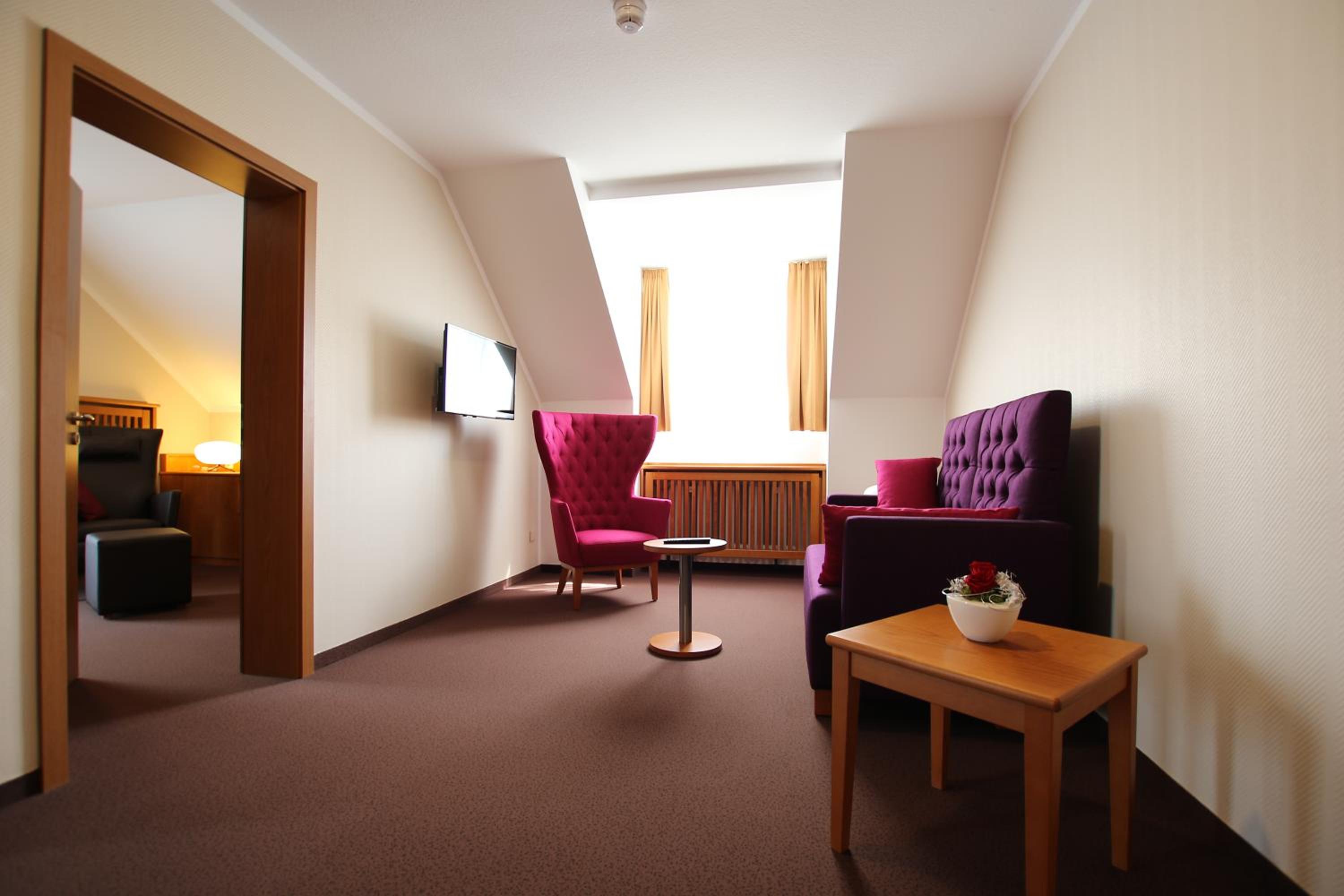 Large Comfort Plus Double Room with Air-Conditioning photo 1