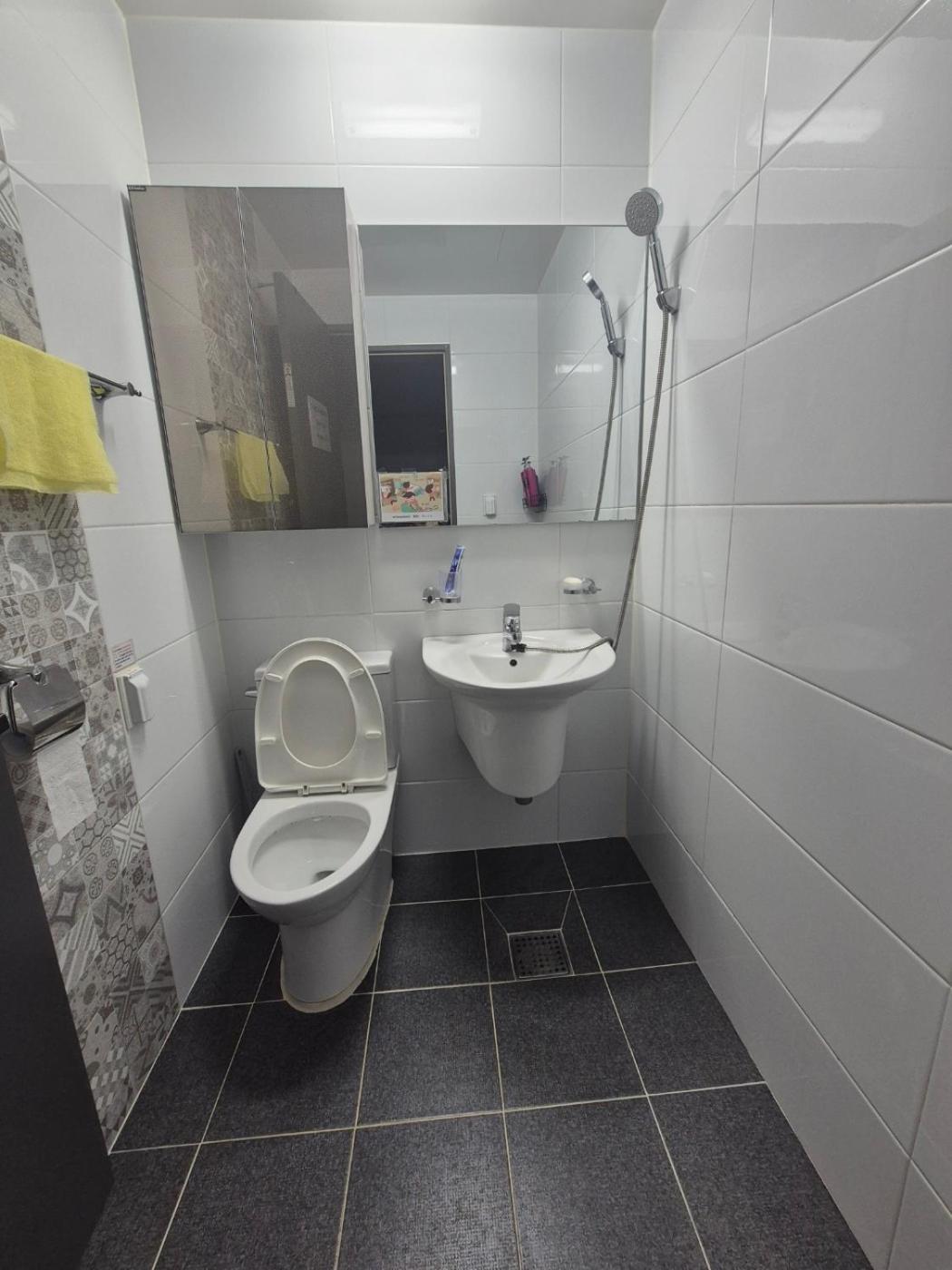 Basic Triple Room - Photo 12