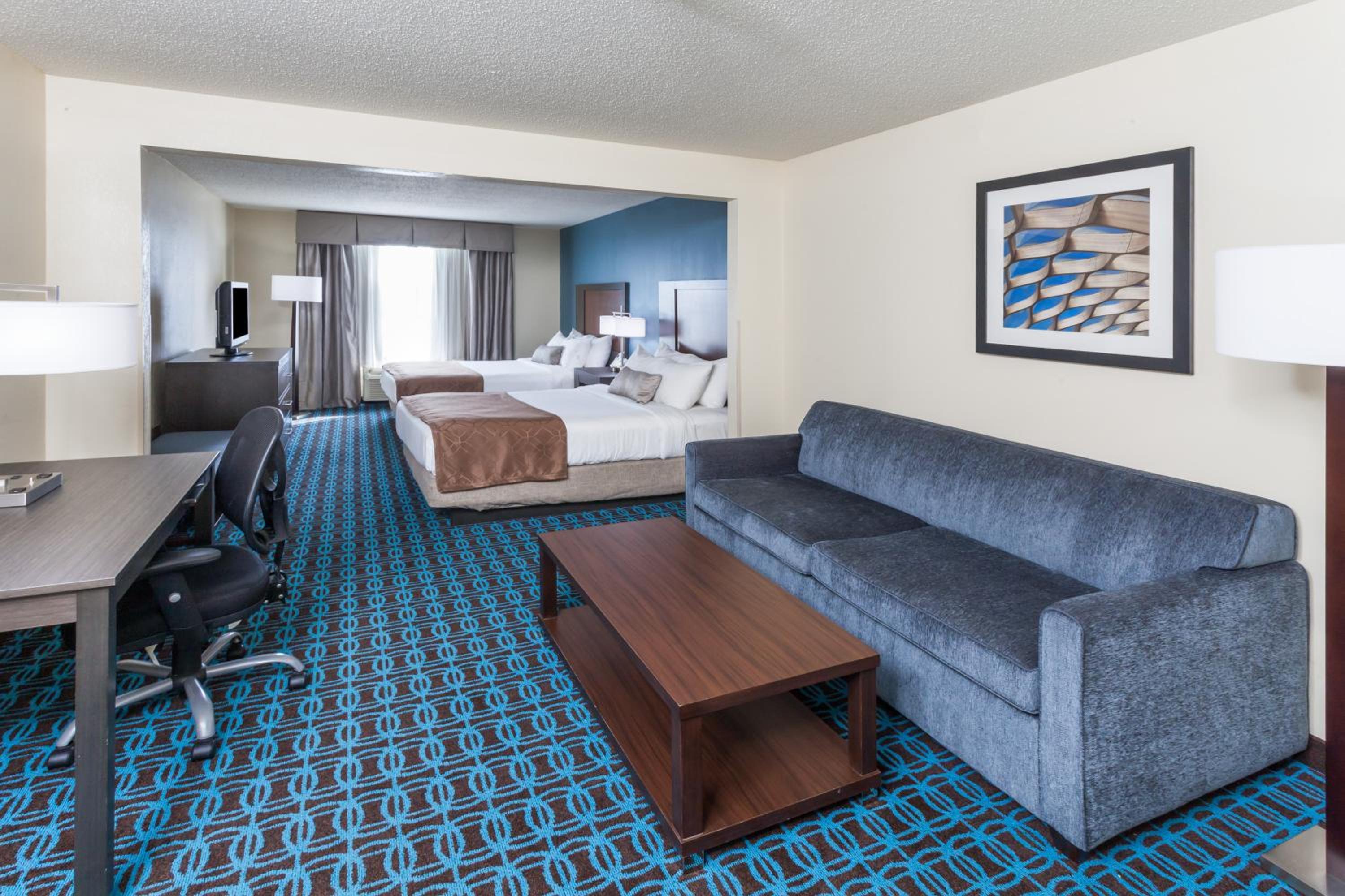 Deluxe Room with 2 Queen Beds, Non-Smoking - Photo 1