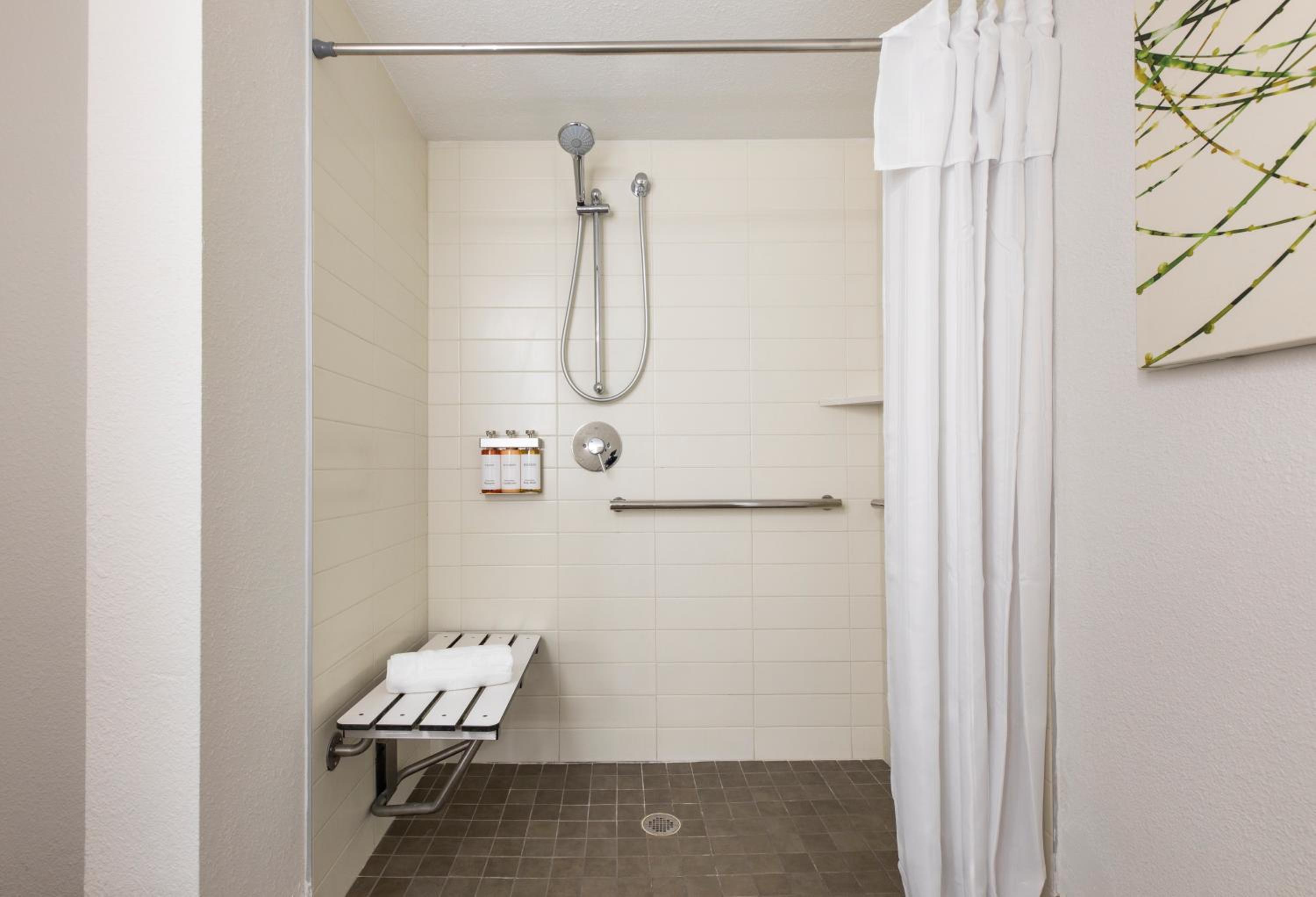 King Room - Disability Access/Non-Smoking - Photo 4
