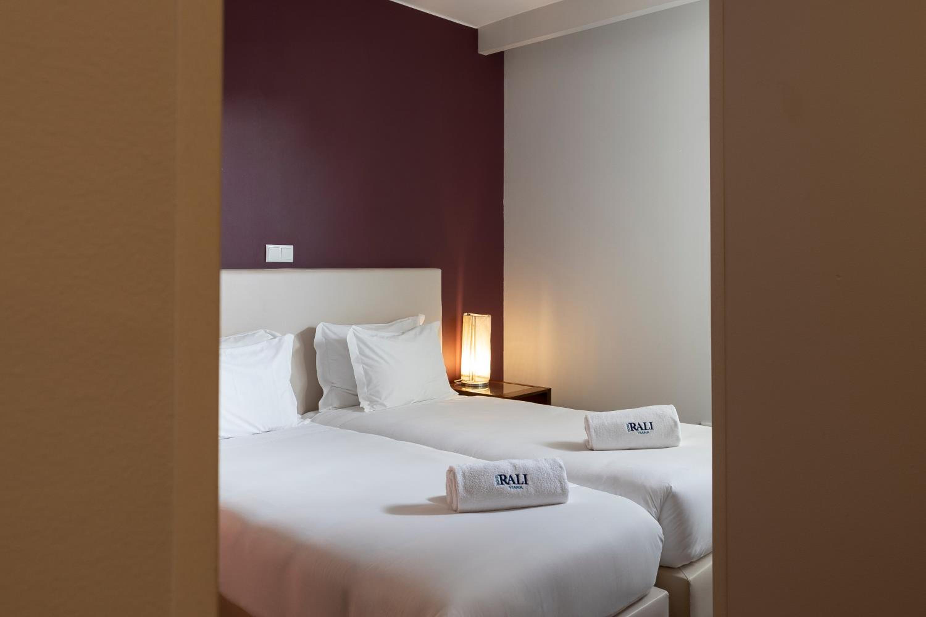 Classic Twin Room - Photo 2