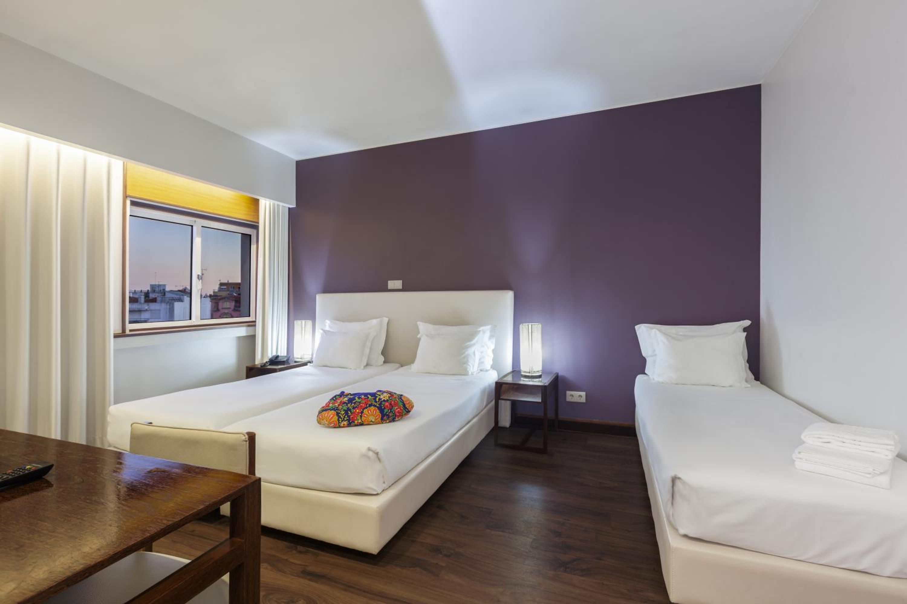 Classic Twin Room - Photo 9