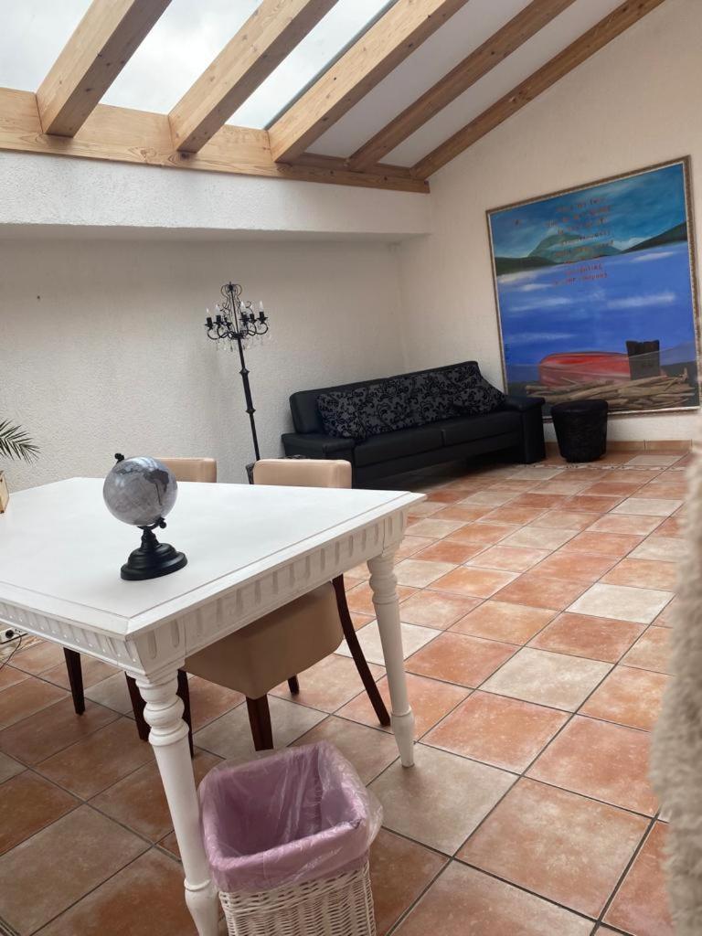 Large Double Room - Photo 21