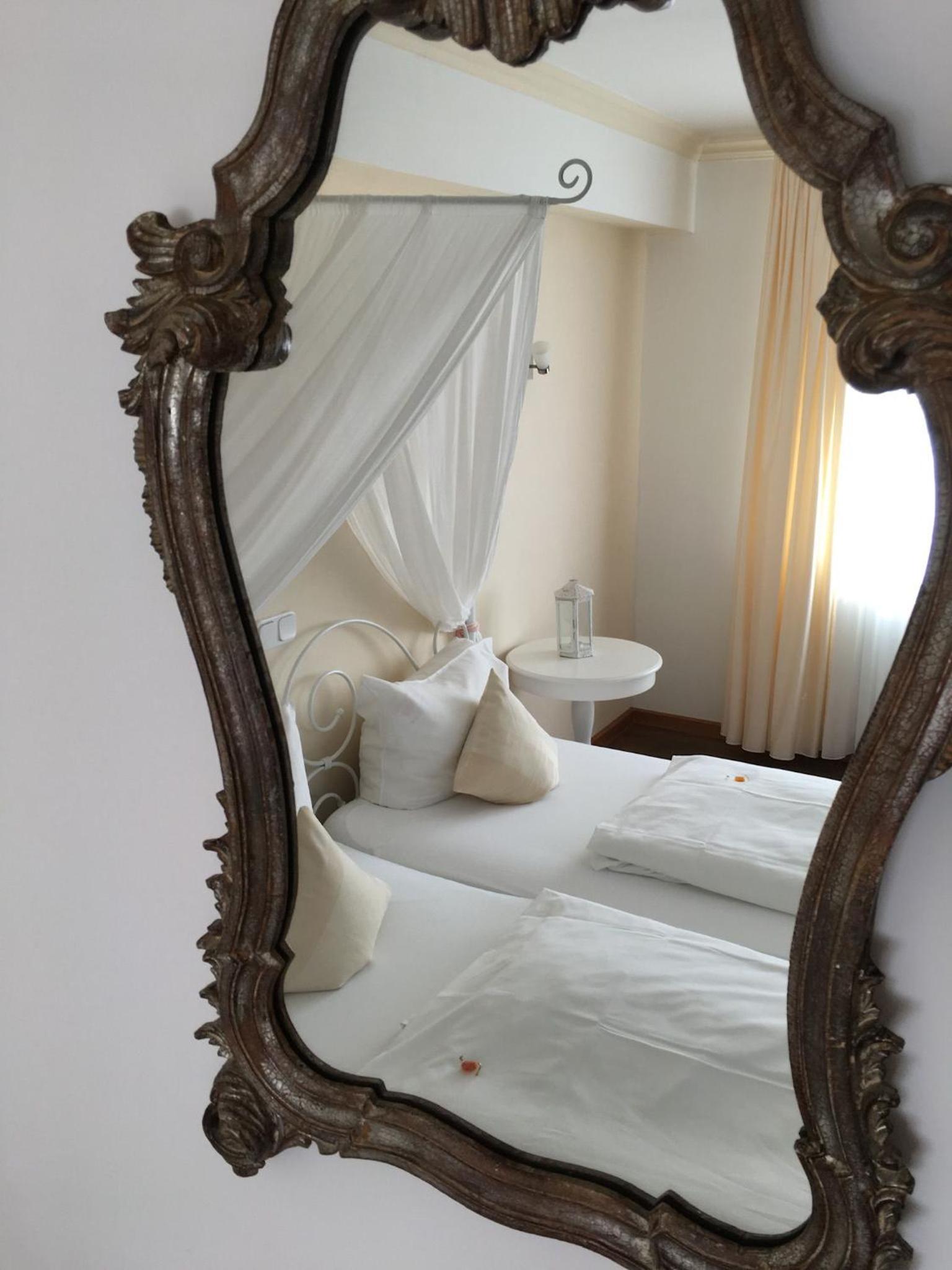 Large Double Room - Photo 20