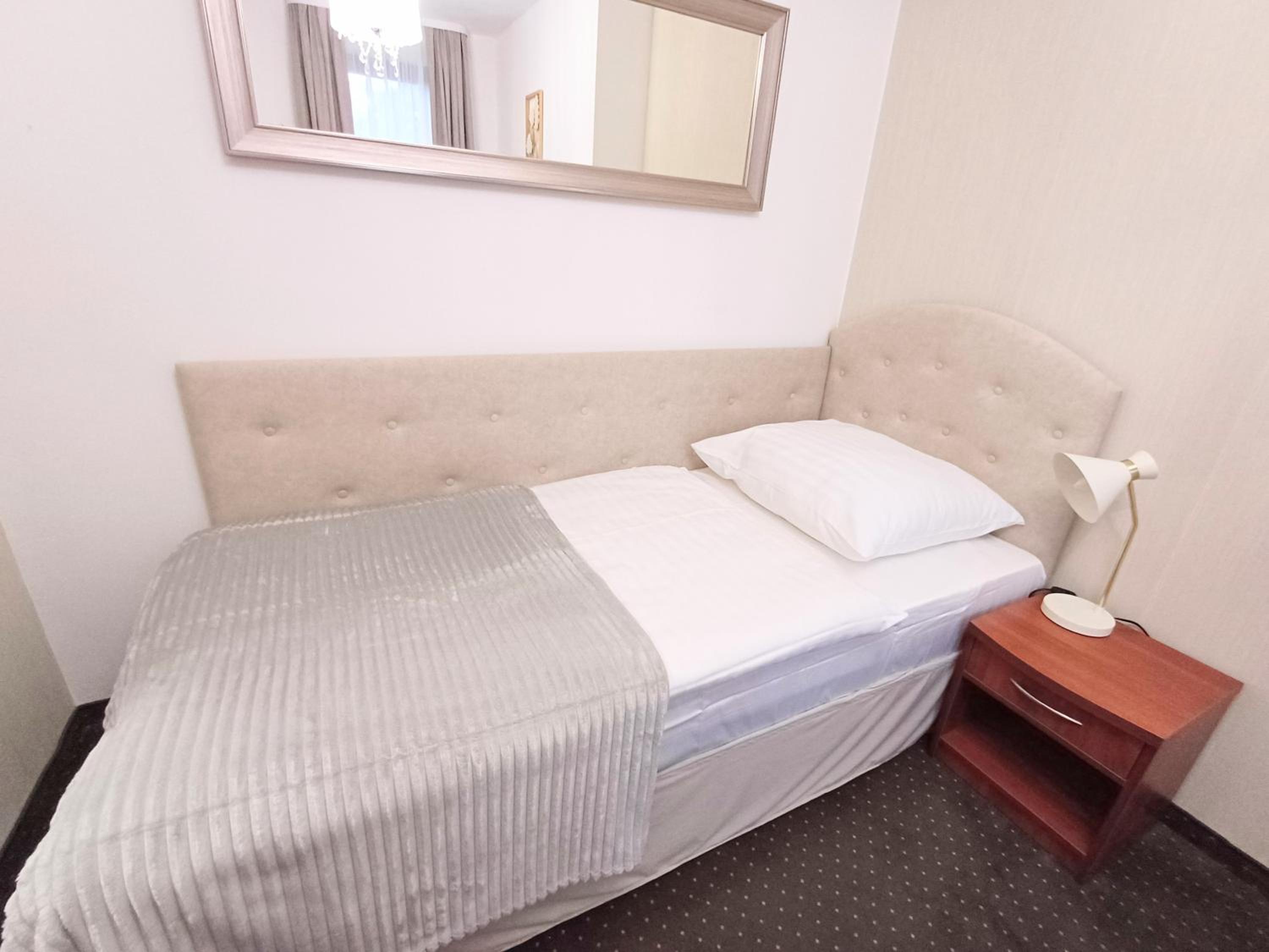 Deluxe Twin Room - Photo 15