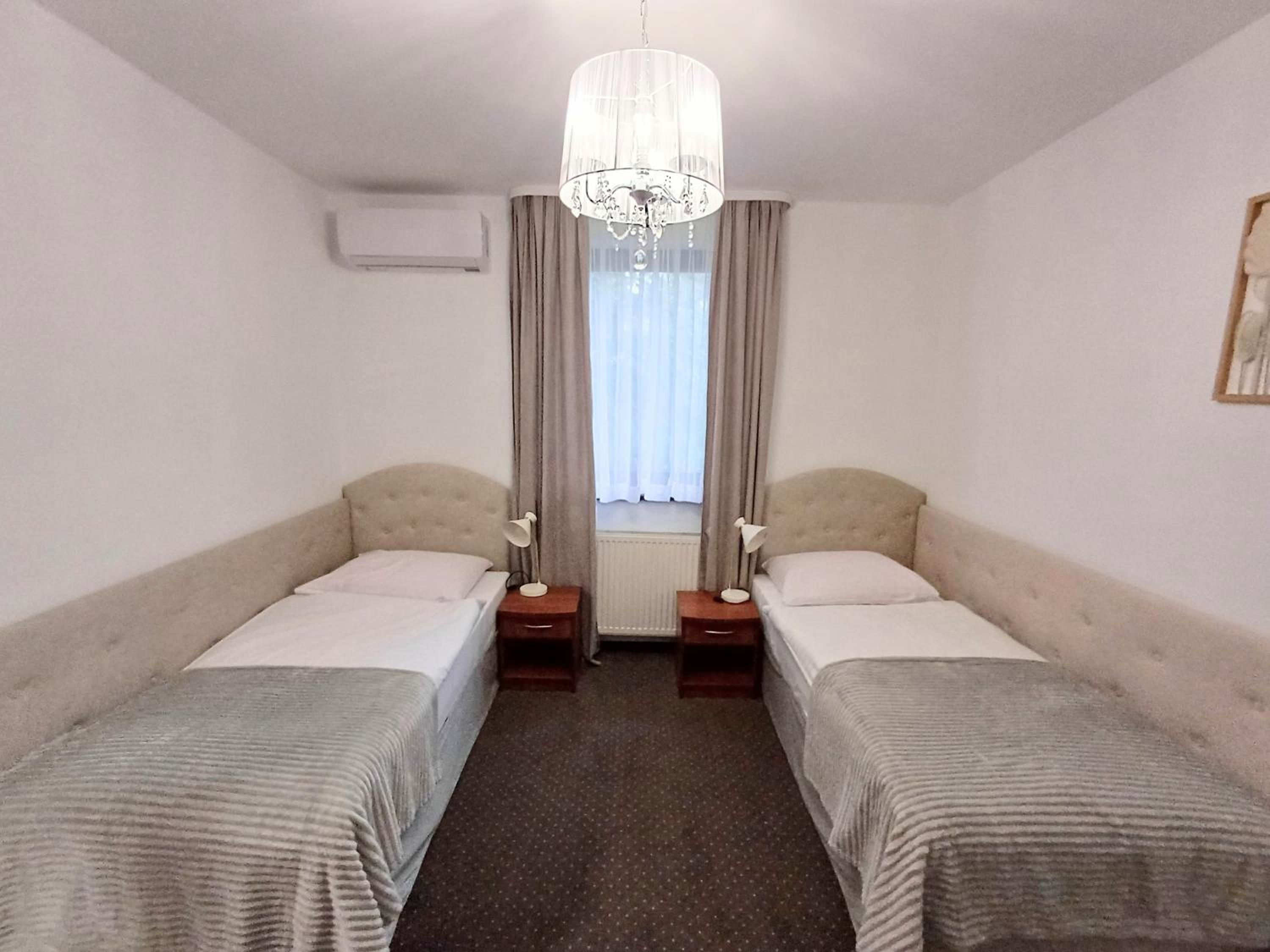 Deluxe Twin Room - Photo 20