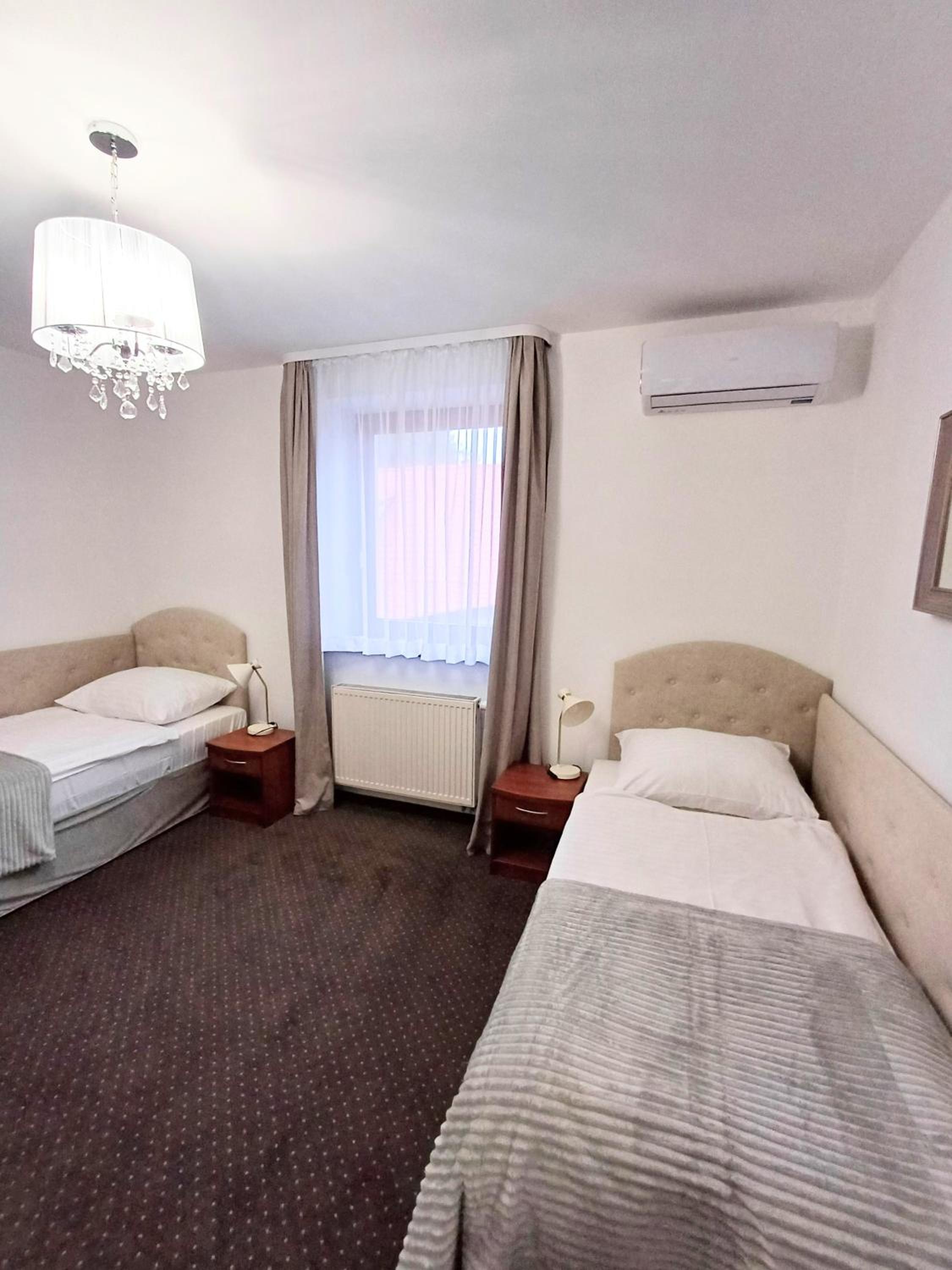 Deluxe Twin Room - Photo 6