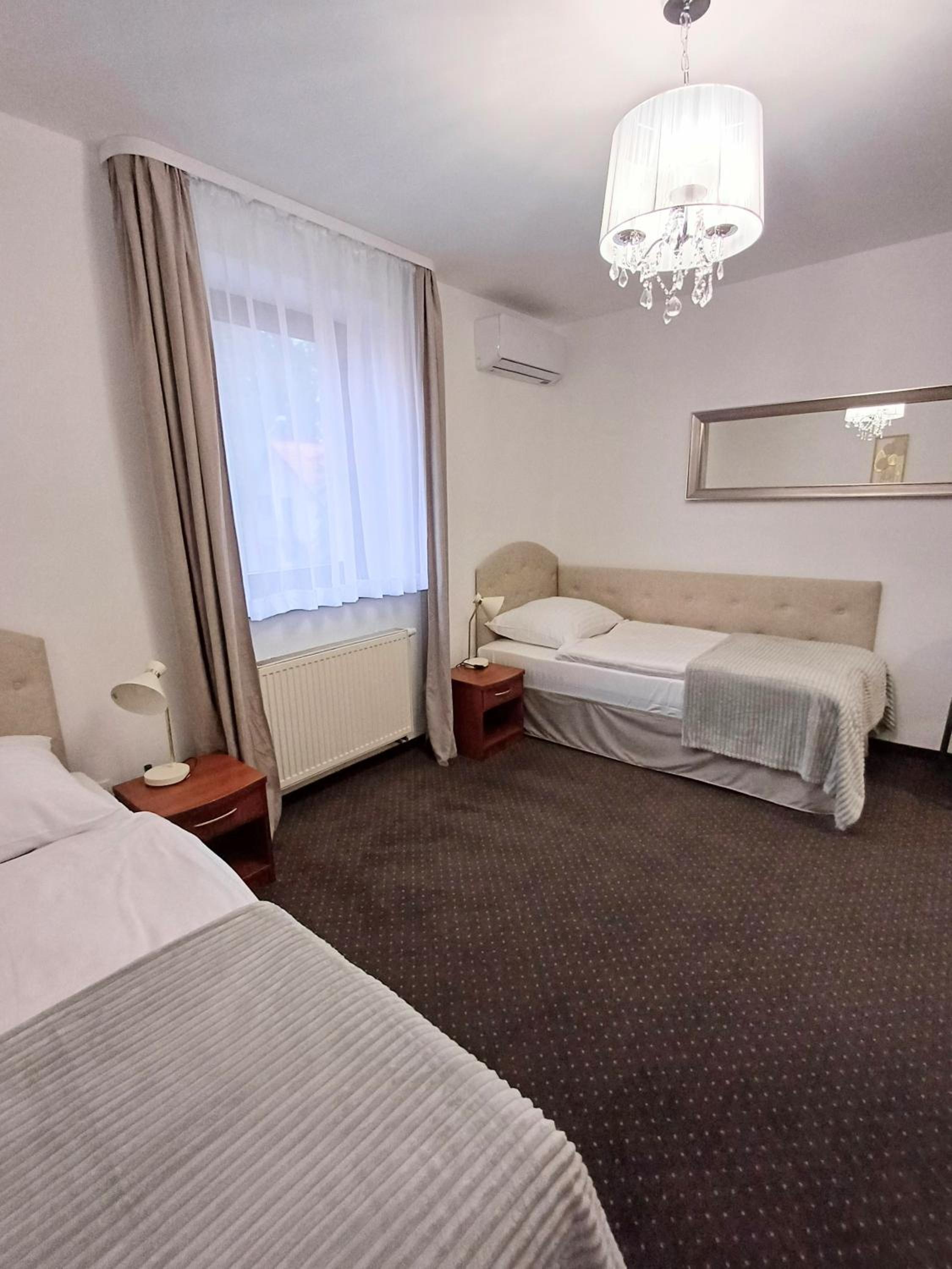 Deluxe Twin Room - Photo 24