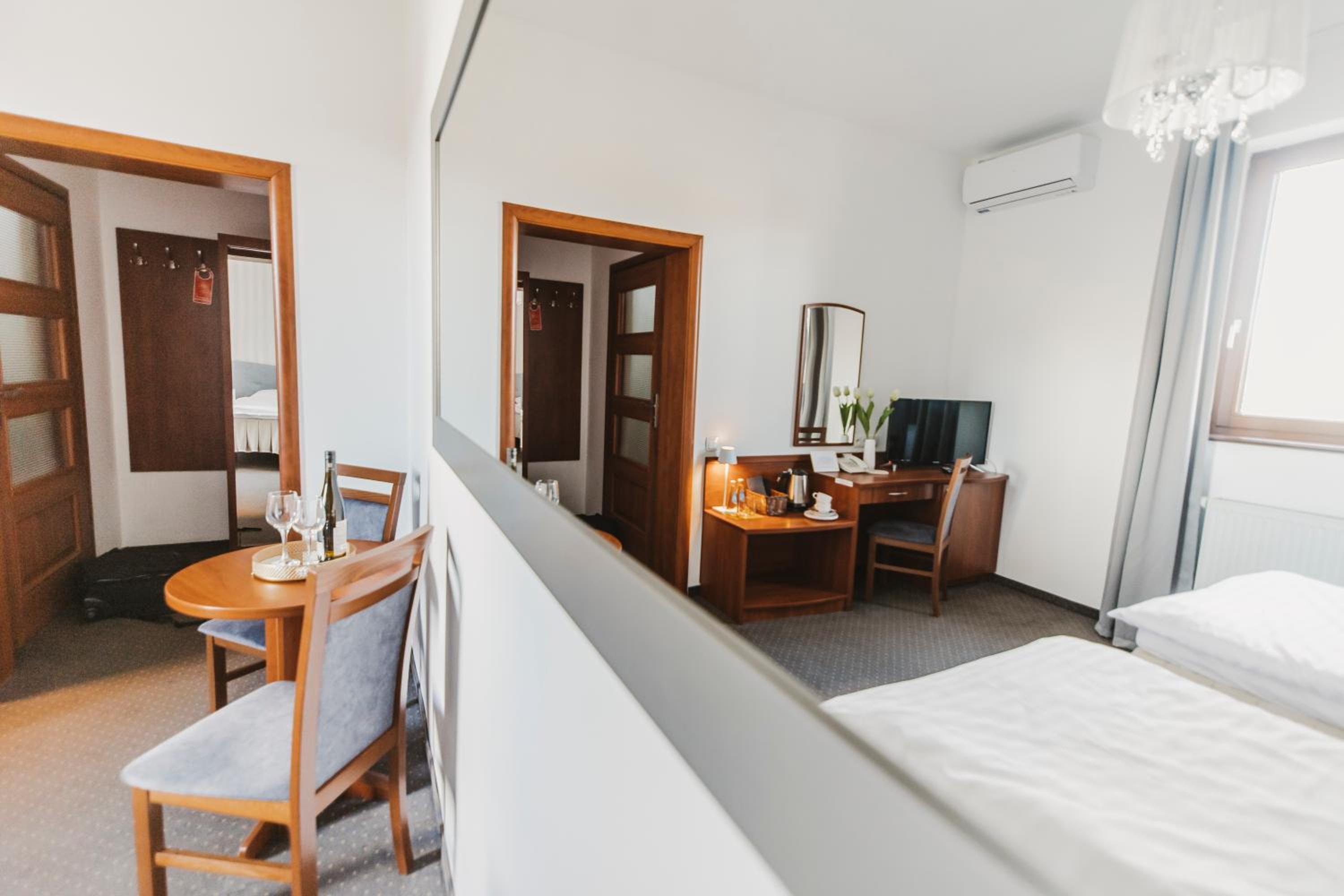 Deluxe Twin Room - Photo 5