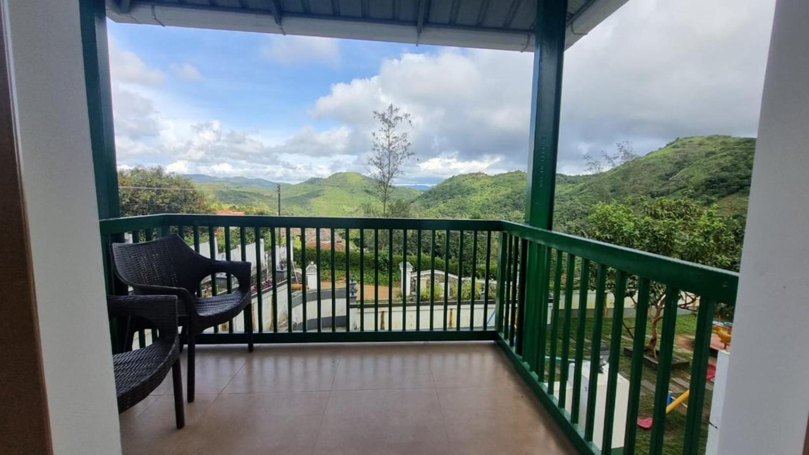 Suite with Mountain View - Photo 5